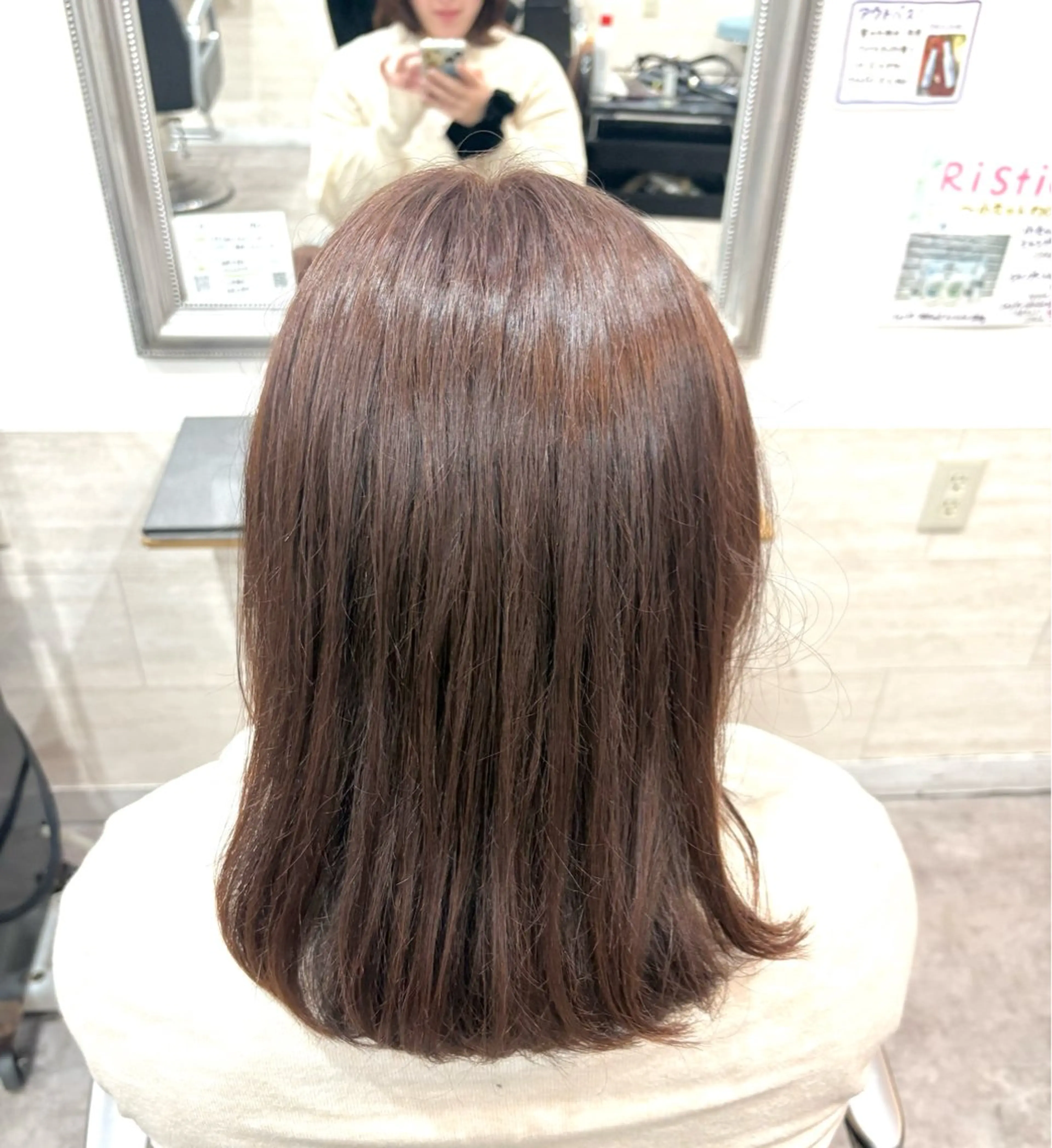 セミロング カラー 堀川 希歩のヘアスタイル