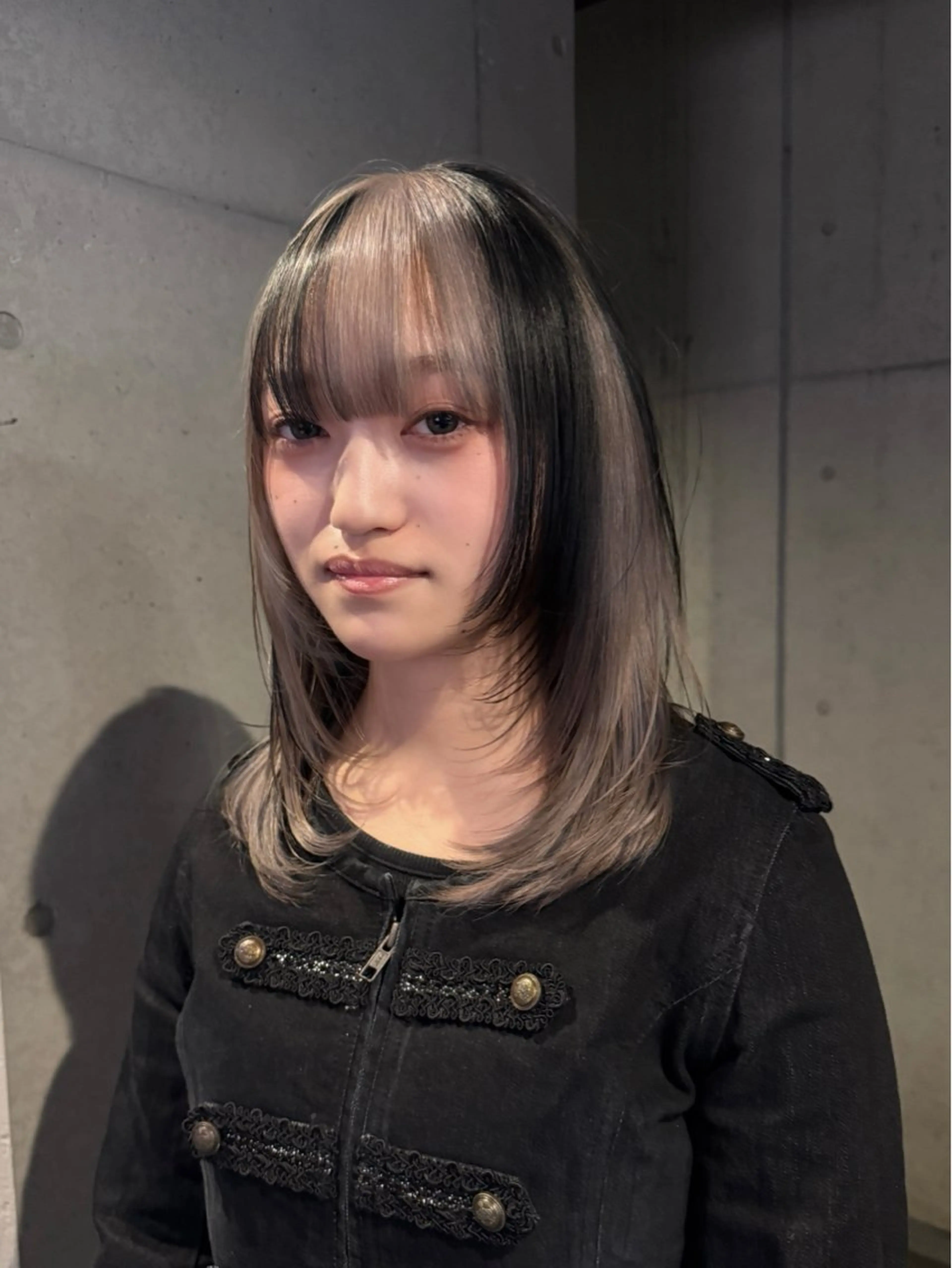 セミロング カラー カット ヘアカラー トリートメント だいち/ハイトーン/ デザインカラーのヘアスタイル