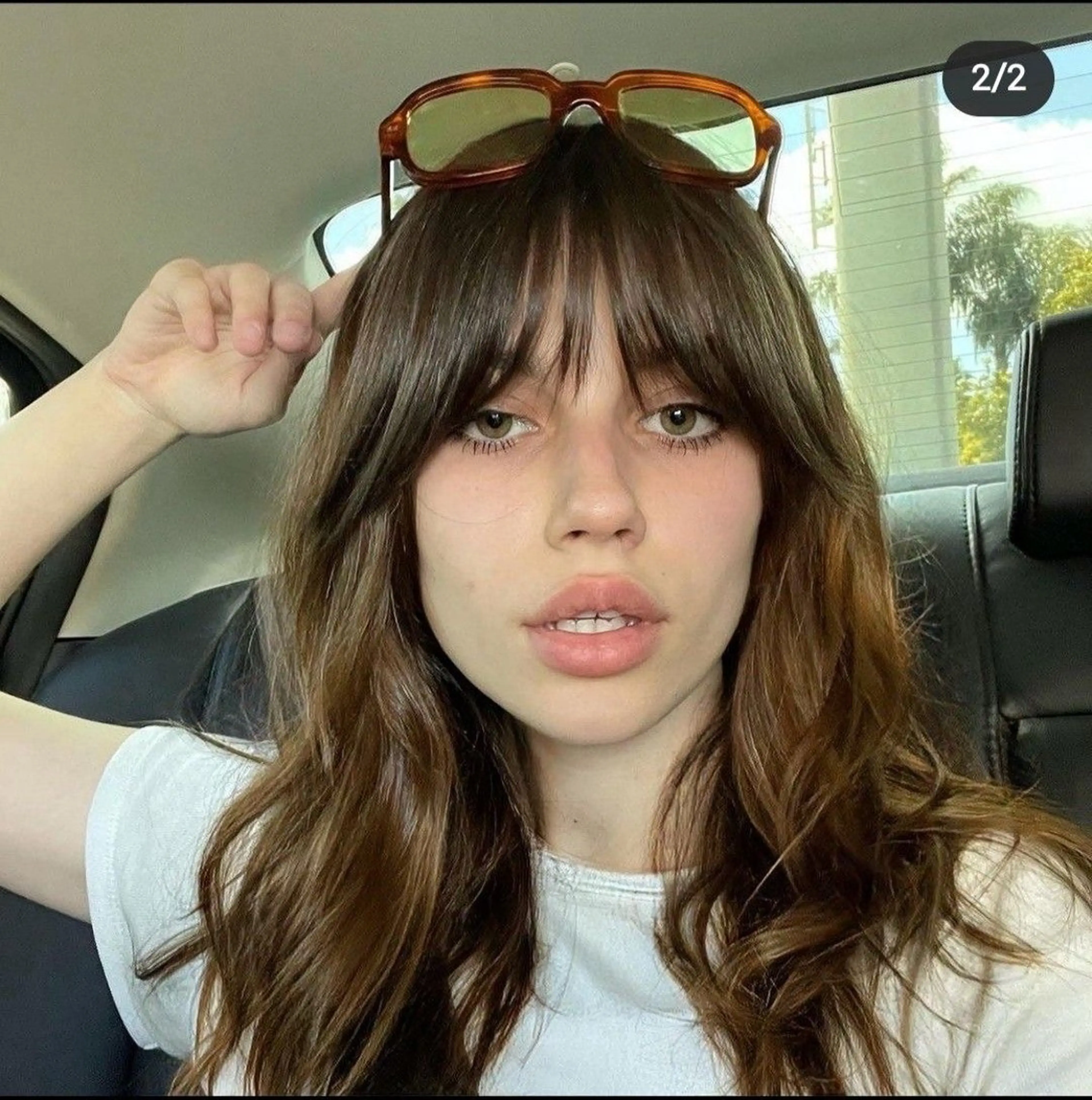 ミディアム レイヤーカット\ウル フ　chinatsuのヘアスタイル