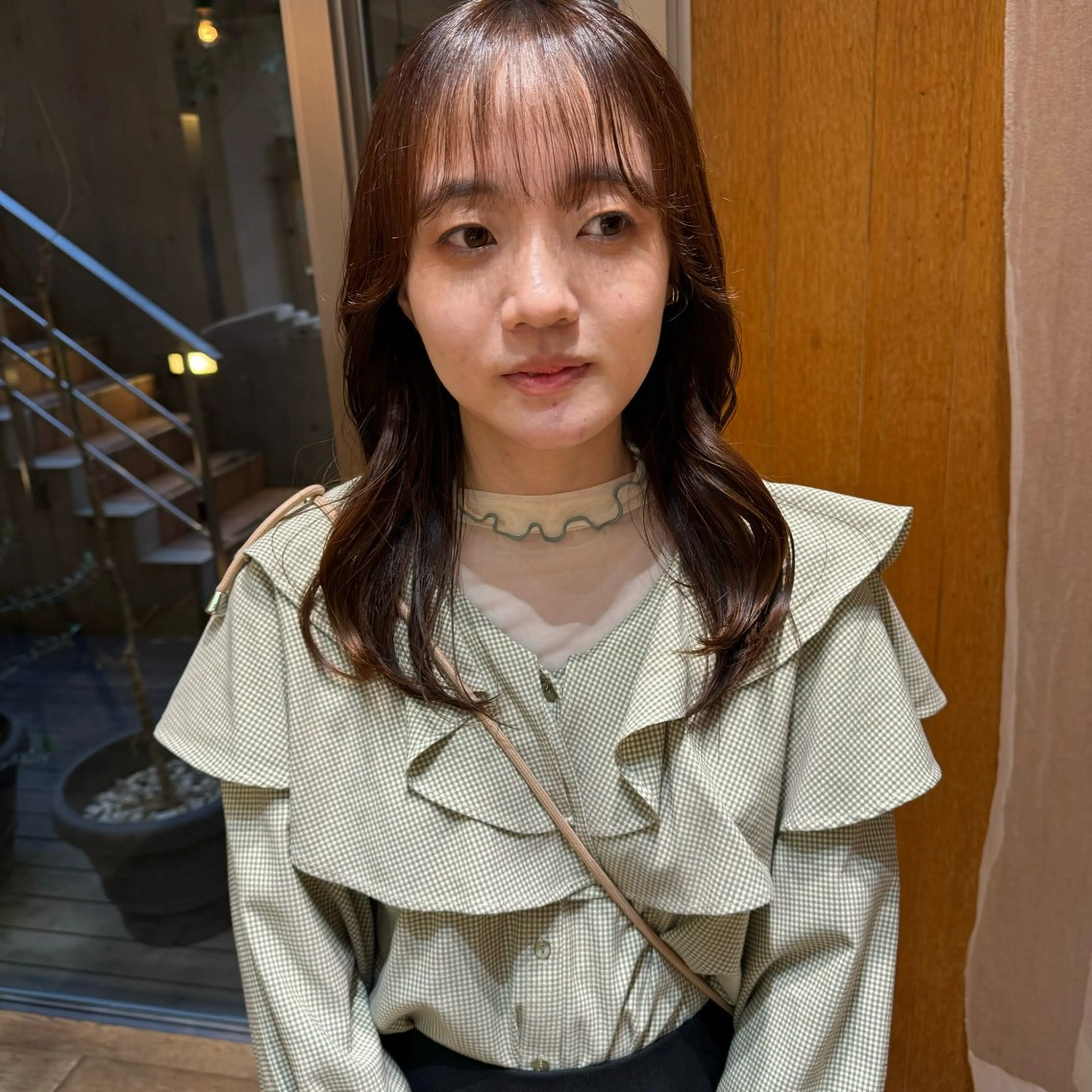 ミディアム ミディアムパーマ カット 大橋 芽衣のヘアスタイル