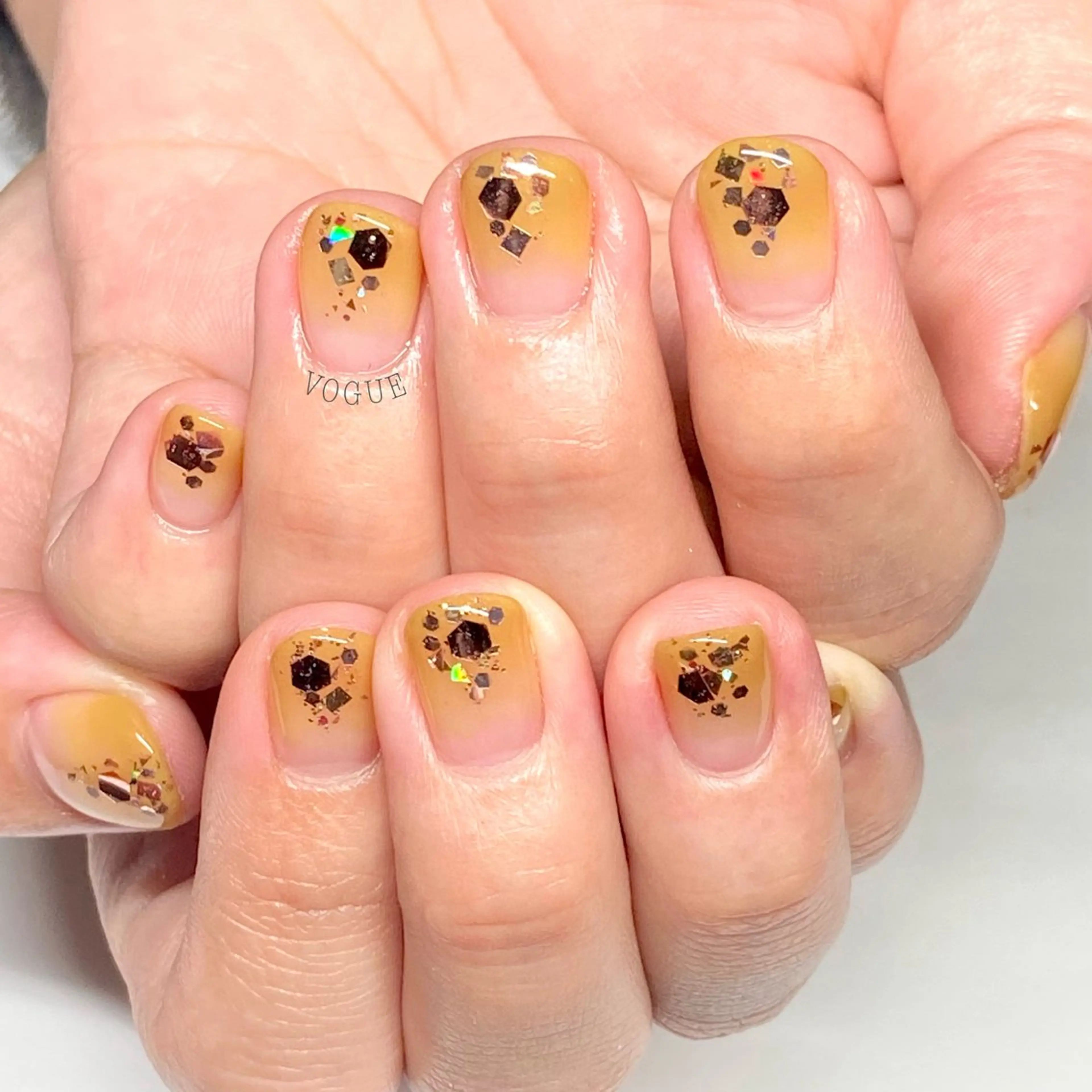ネイル ハンドネイル VOGUE ×SWANのネイルデザイン