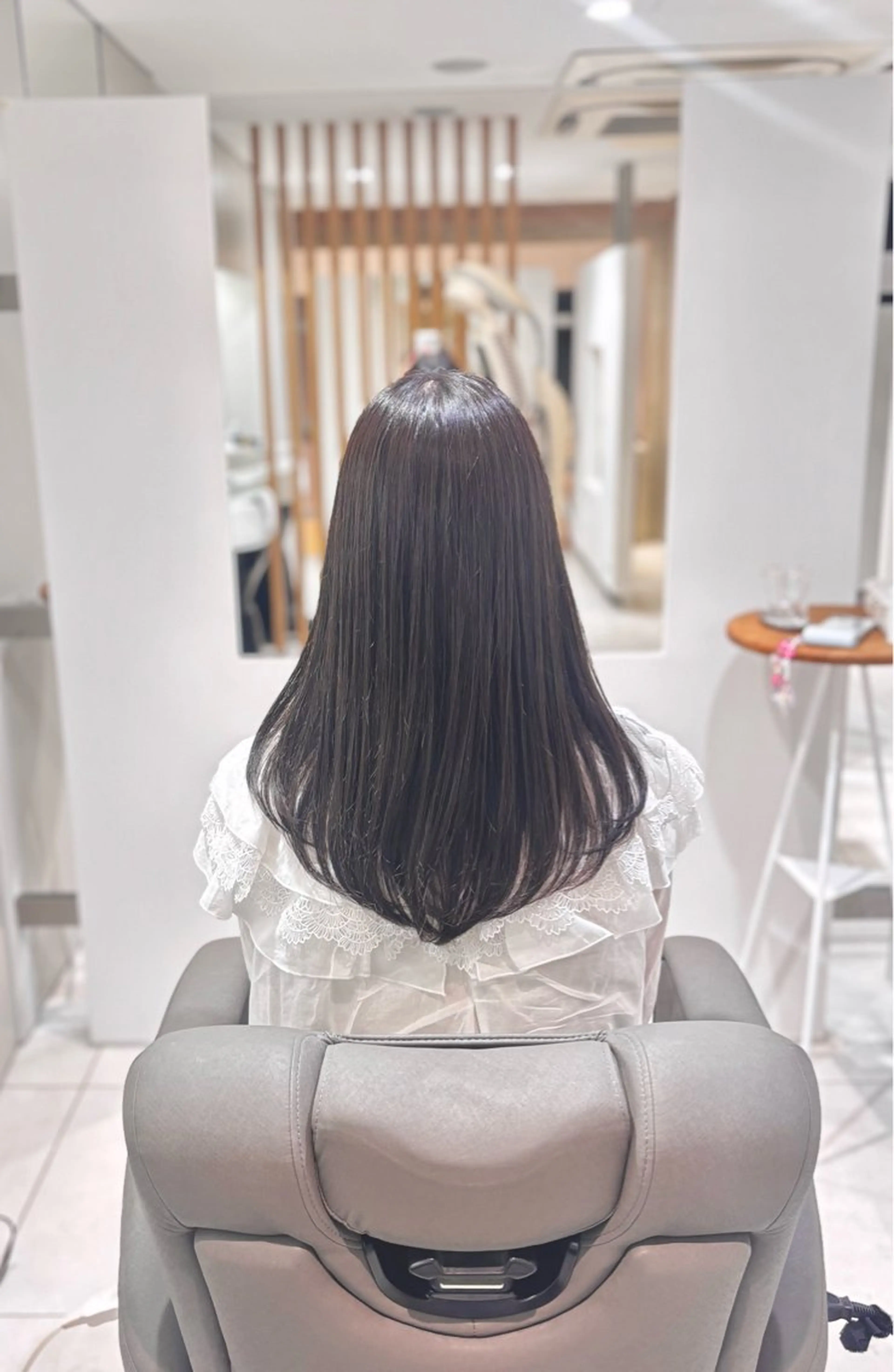 ロング 白土 さくらのヘアスタイル