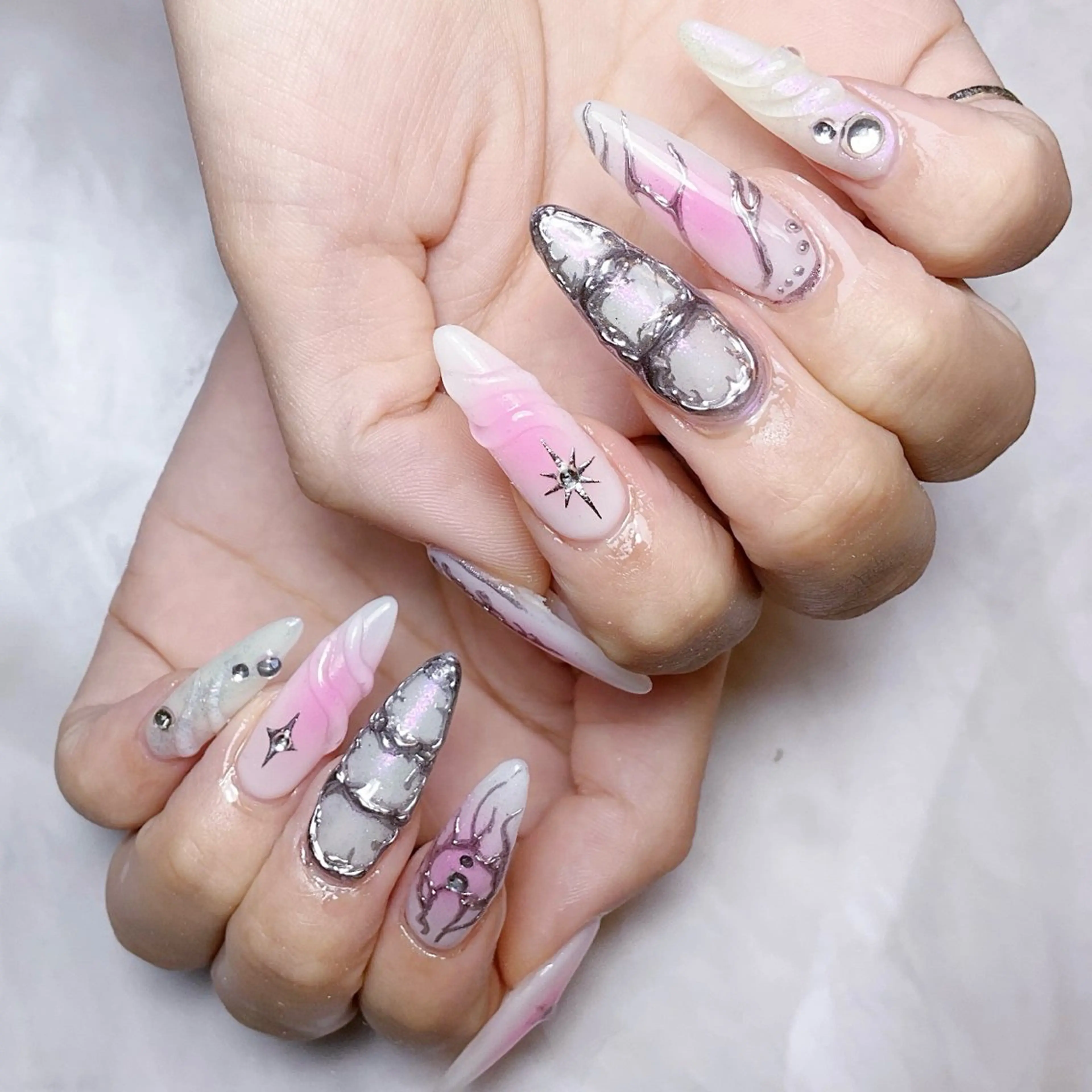 ネイル ネイルチップ ハンドネイル 🌈Yun nail hyejin💋のネイルデザイン