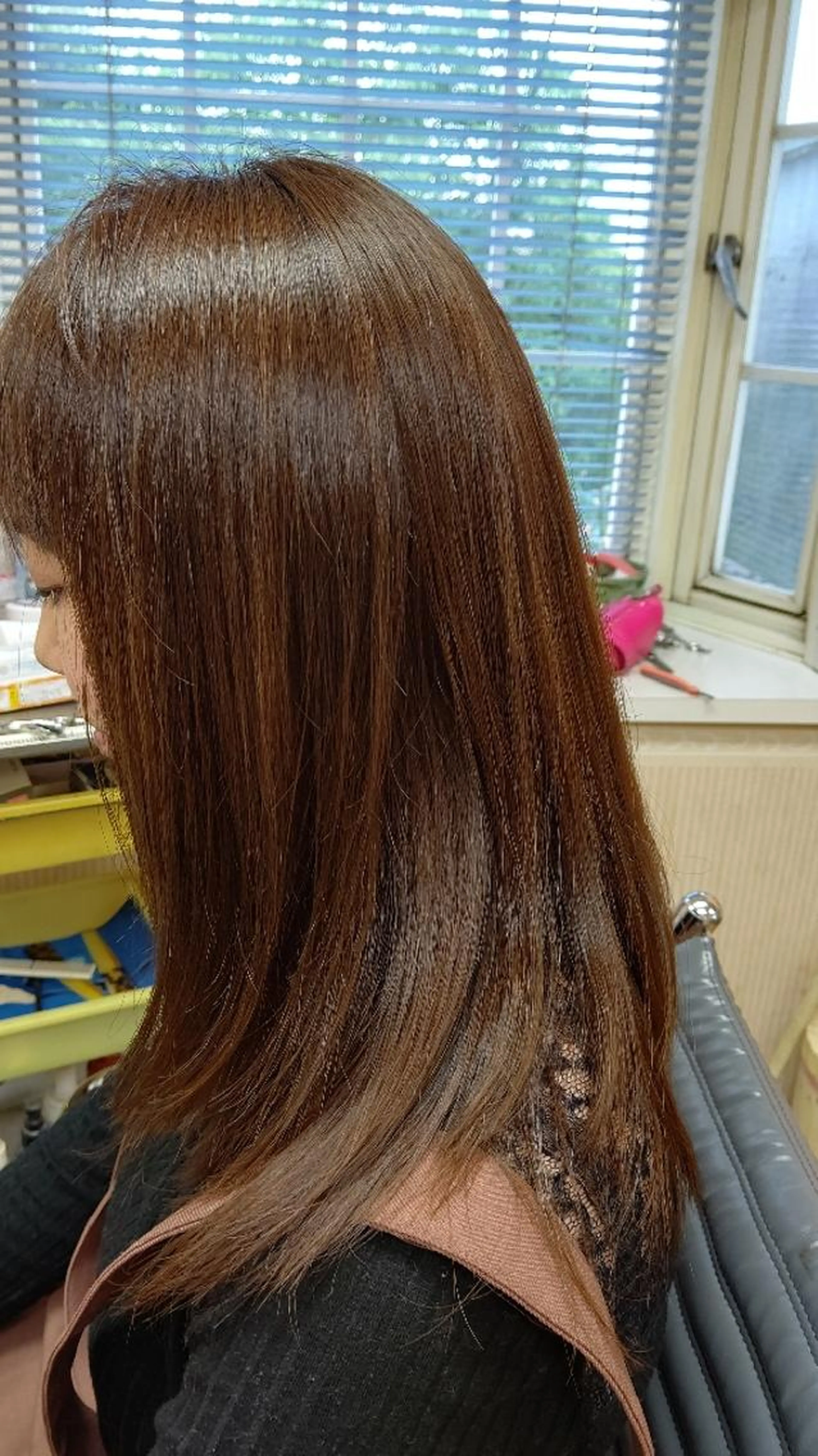 特許技術ステップボーンカット & ヘアカラー & トリートメントの写真