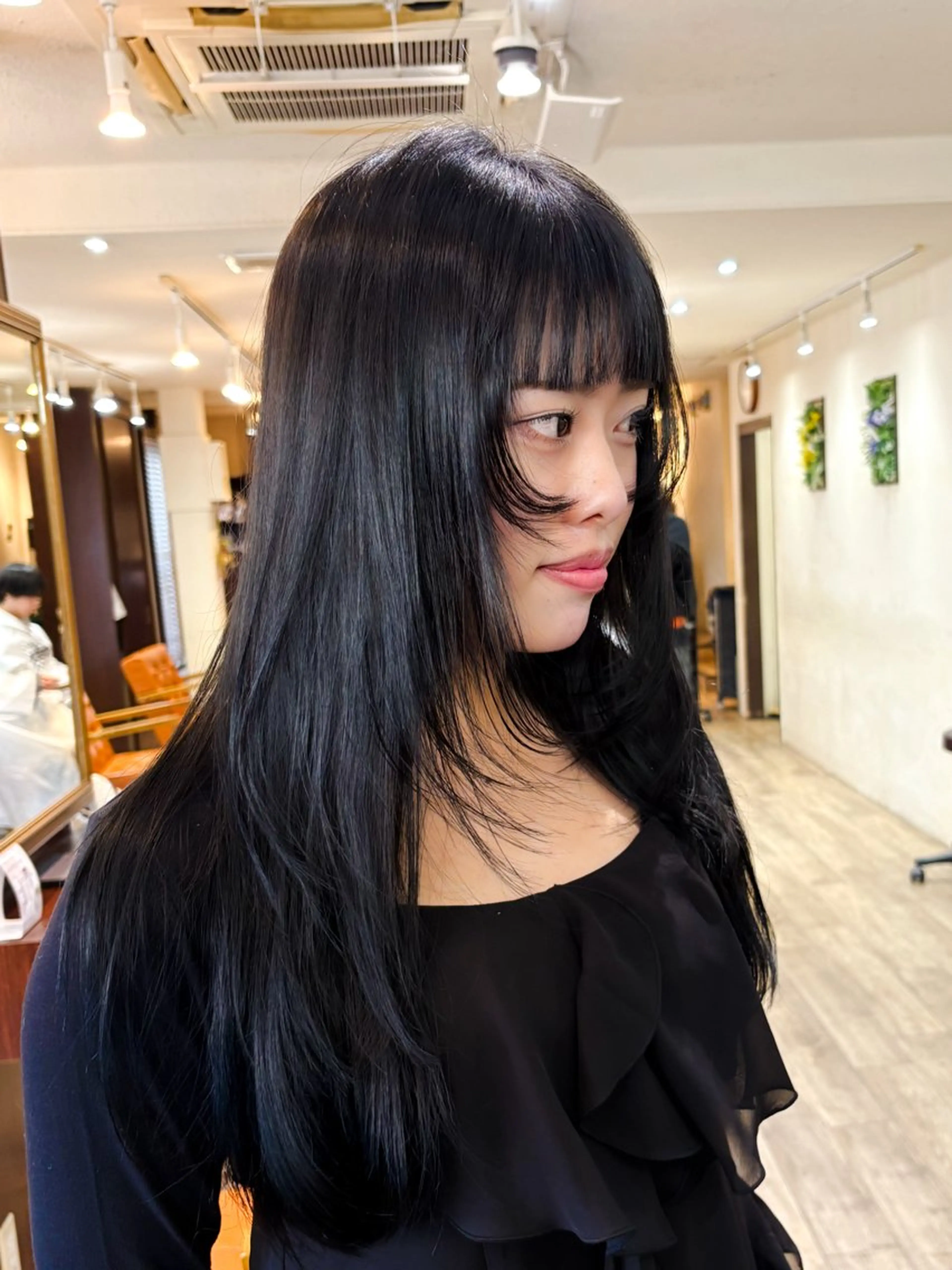 ロング Miyamoto Yasuchikaのヘアスタイル