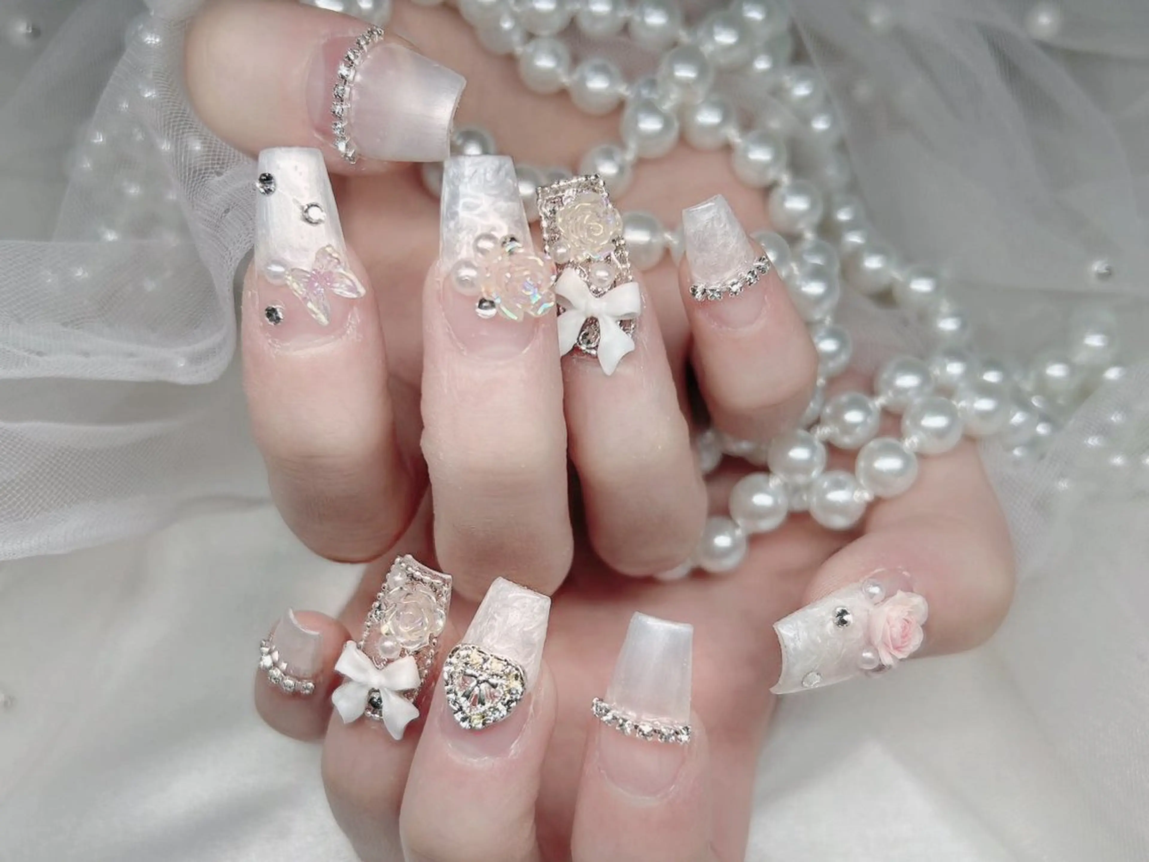 ネイル オーロラネイル 長さ出し フラッシュネイル フレンチネイル ジェルネイル ハンドネイル ETERNA Nail 銀座店【パラジェル/フィルイン/チップ長さだし/マグネット/ニュアンス】所属・ア カリのネイルデザイン