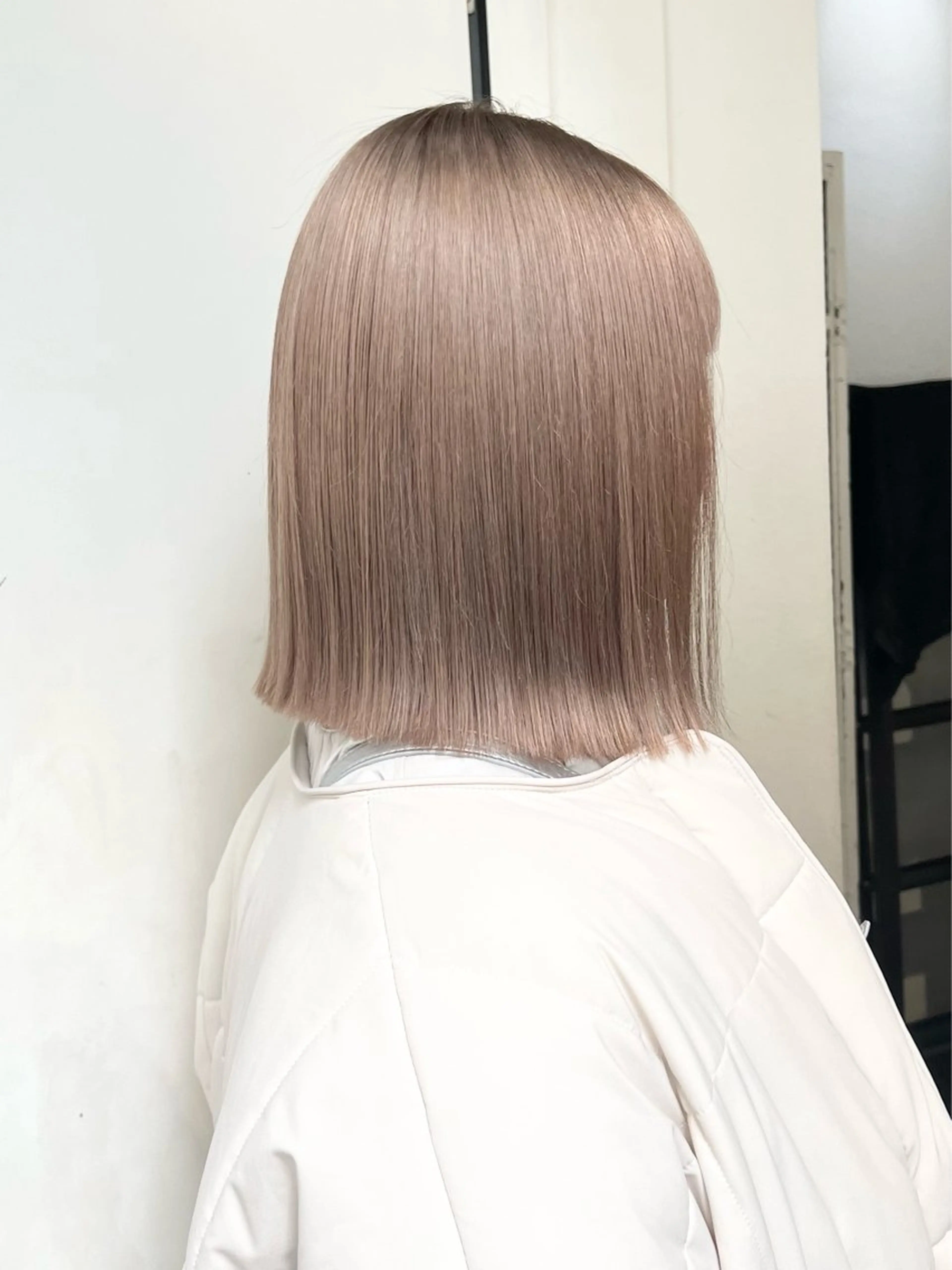 ミディアム カラー 切りっぱなしボブ ベージュカラー ミルクティーベージュ ボブ HARU//原宿🤍 リピート率NO.1のヘアスタイル