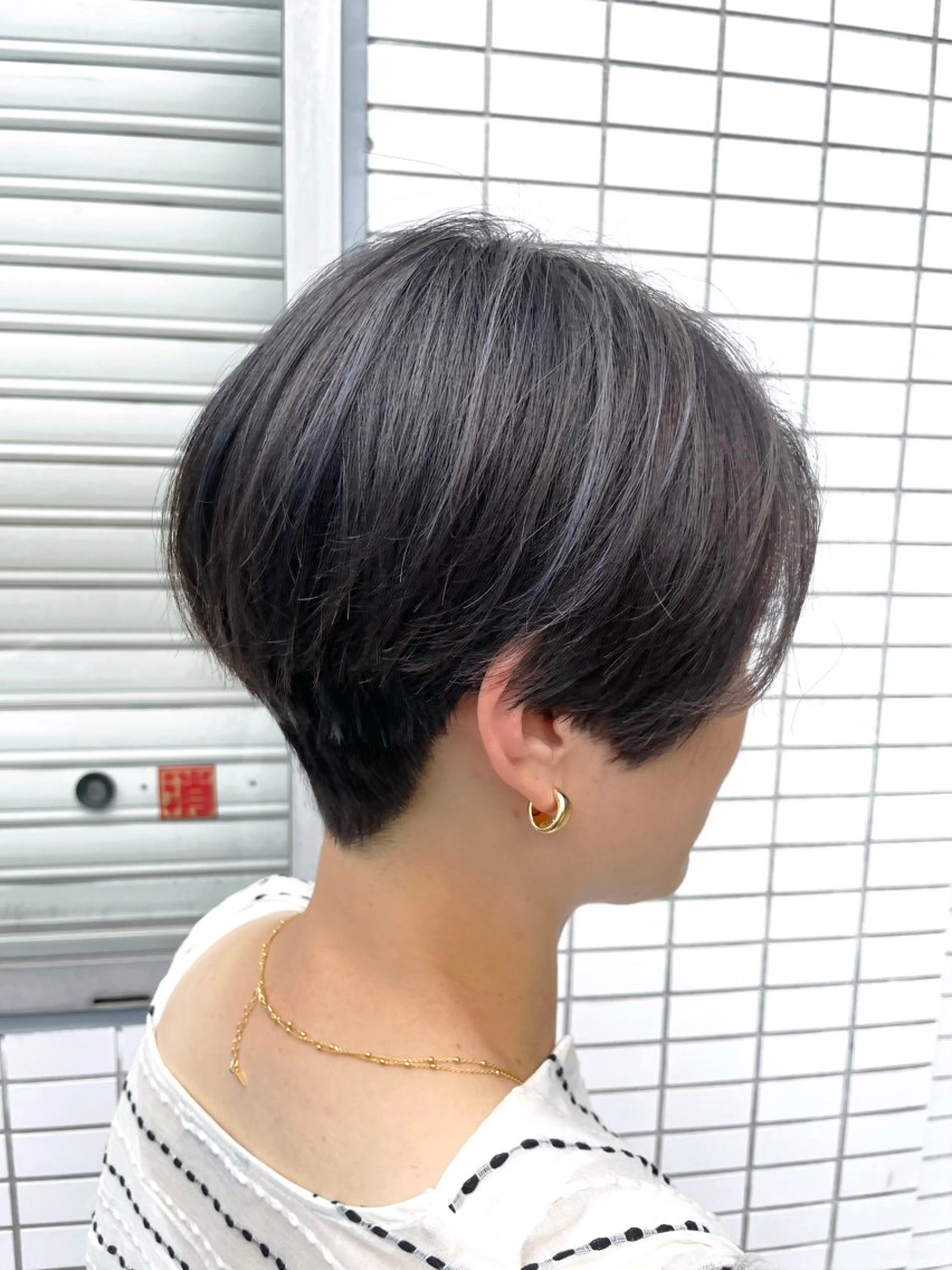 ショート カラー グラデーションカラー ハイライトカラー ボブ ハイライト カット ヘアカラー VERONIQUE所属・山本 雅由のヘアスタイル