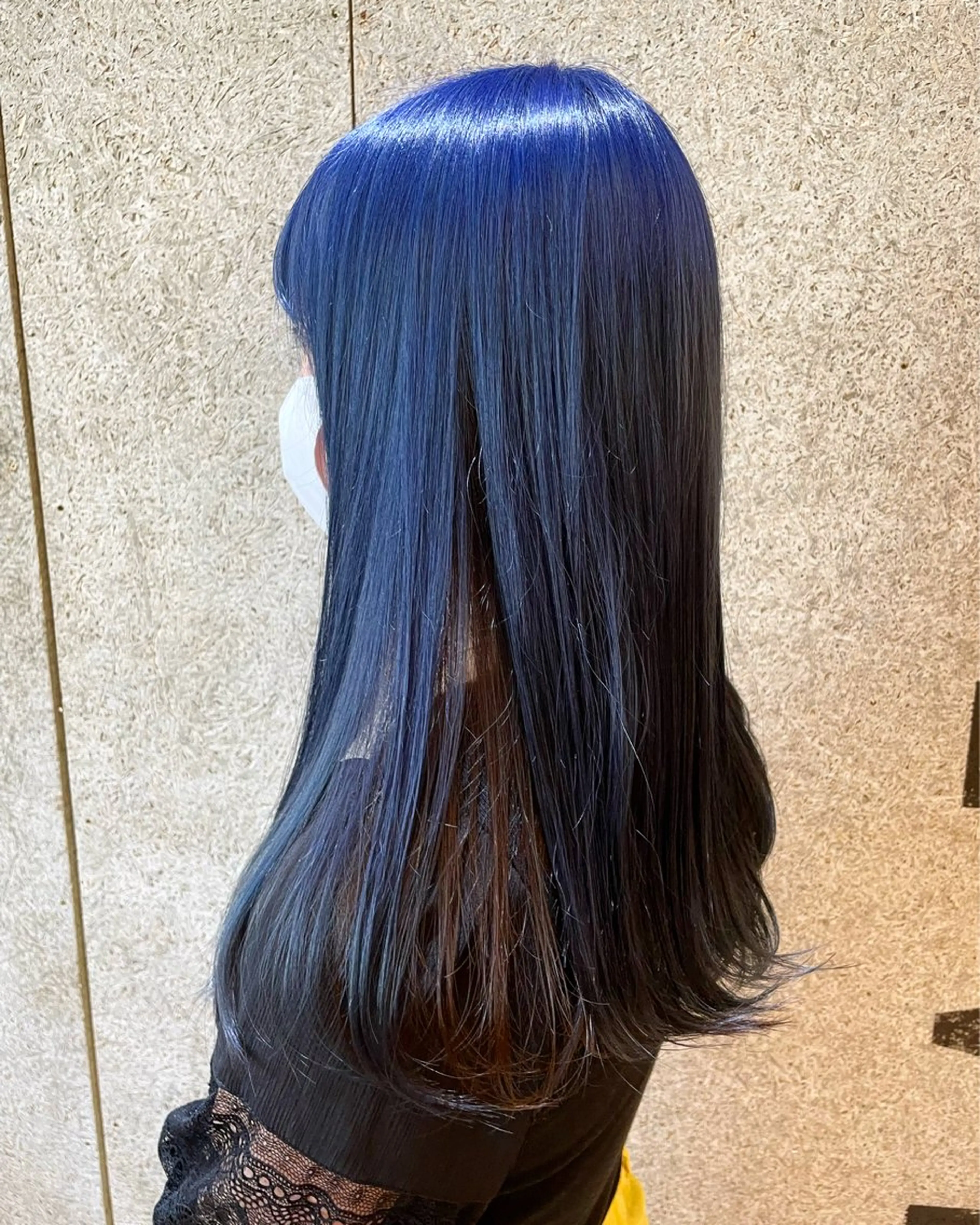 ロング カラー ブリーチ 抜きっぱなしブロンド ブルーカラー ネイビーカラー サラツヤ縮毛 矯正✨meguのヘアスタイル