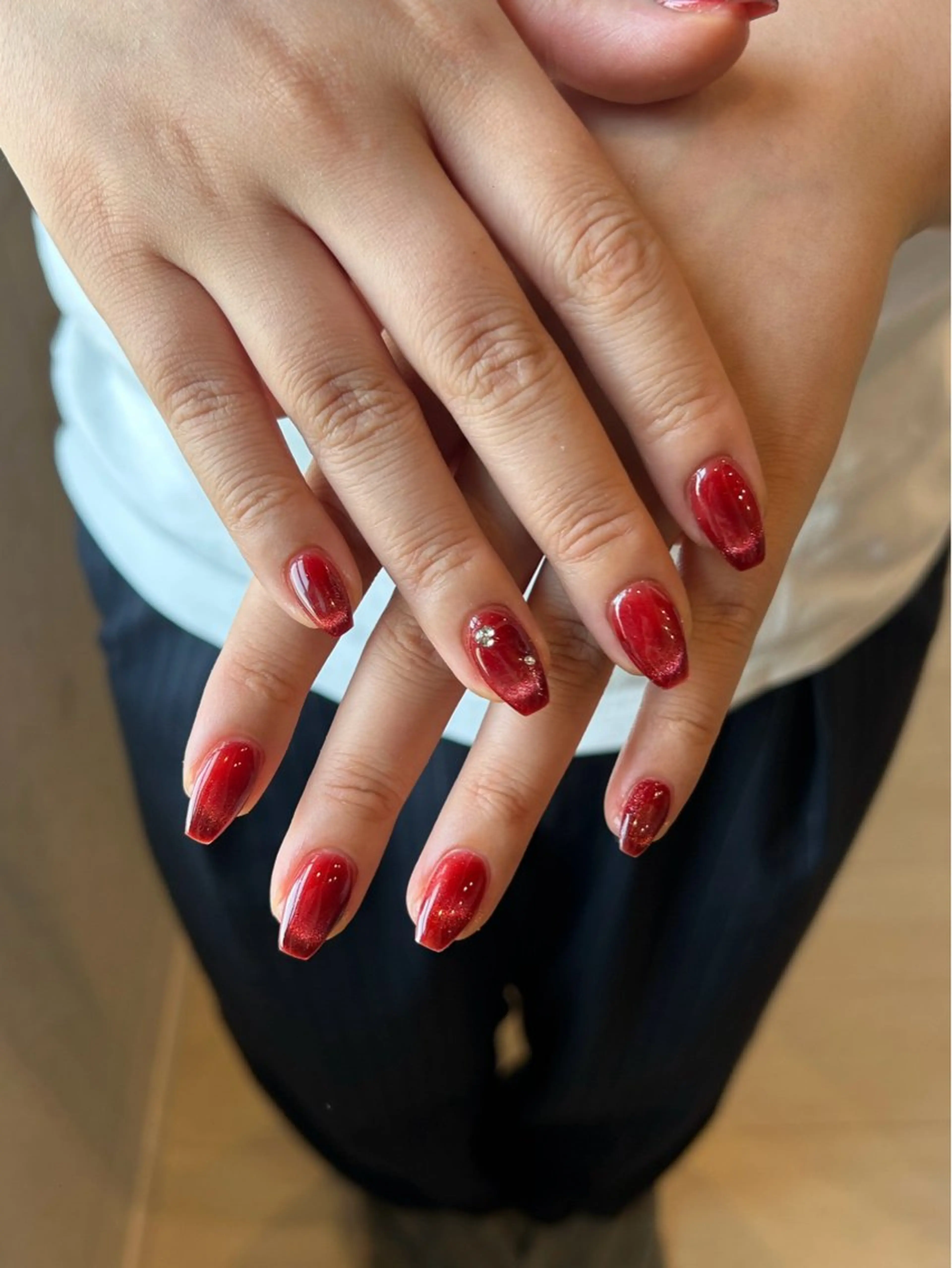 ネイル ボルドー フレンチネイル マグネットネイル マグネットフレンチ 寺尾 美咲のネイルデザイン