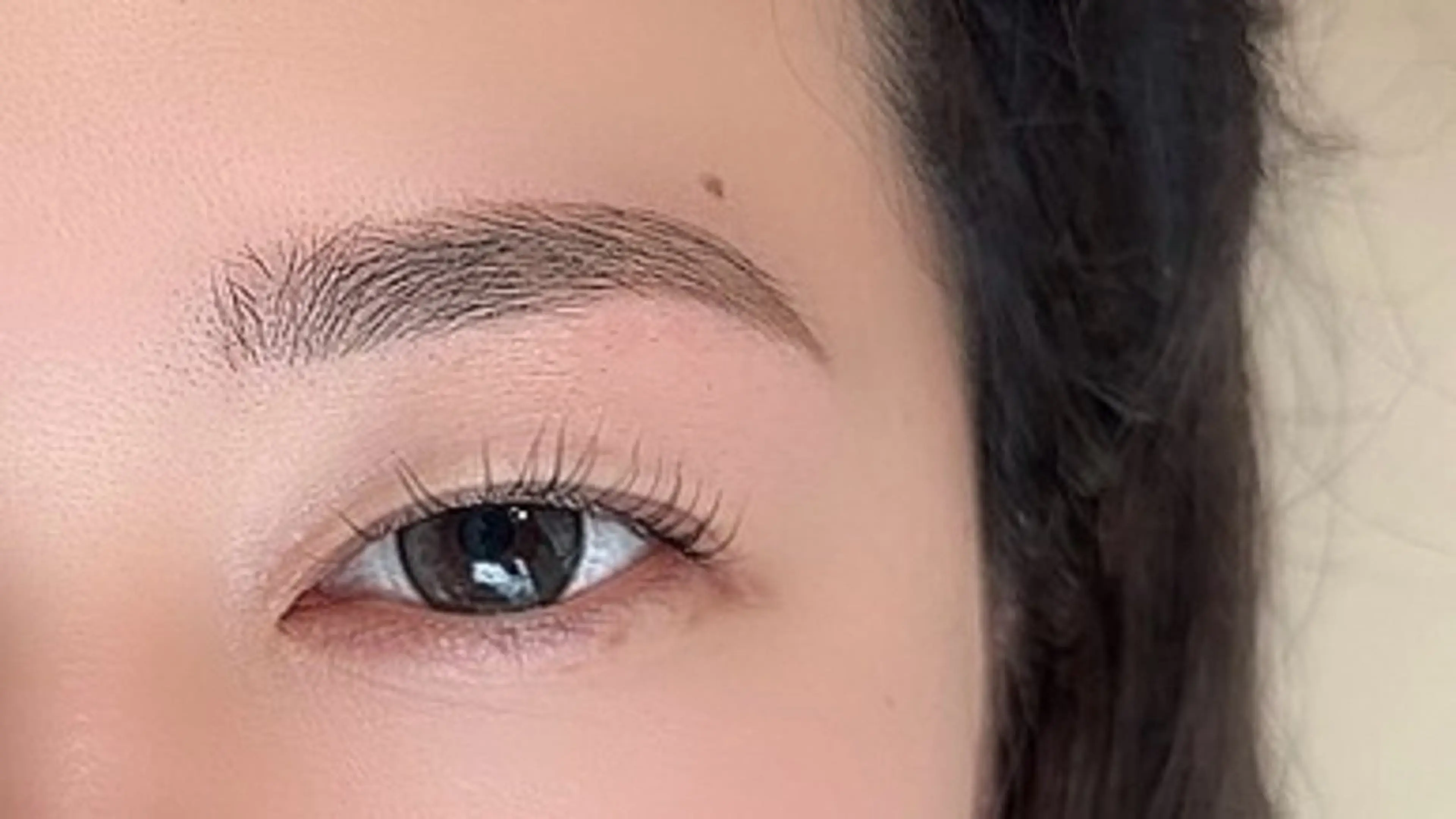 アイブロウワックスの施術ですの写真