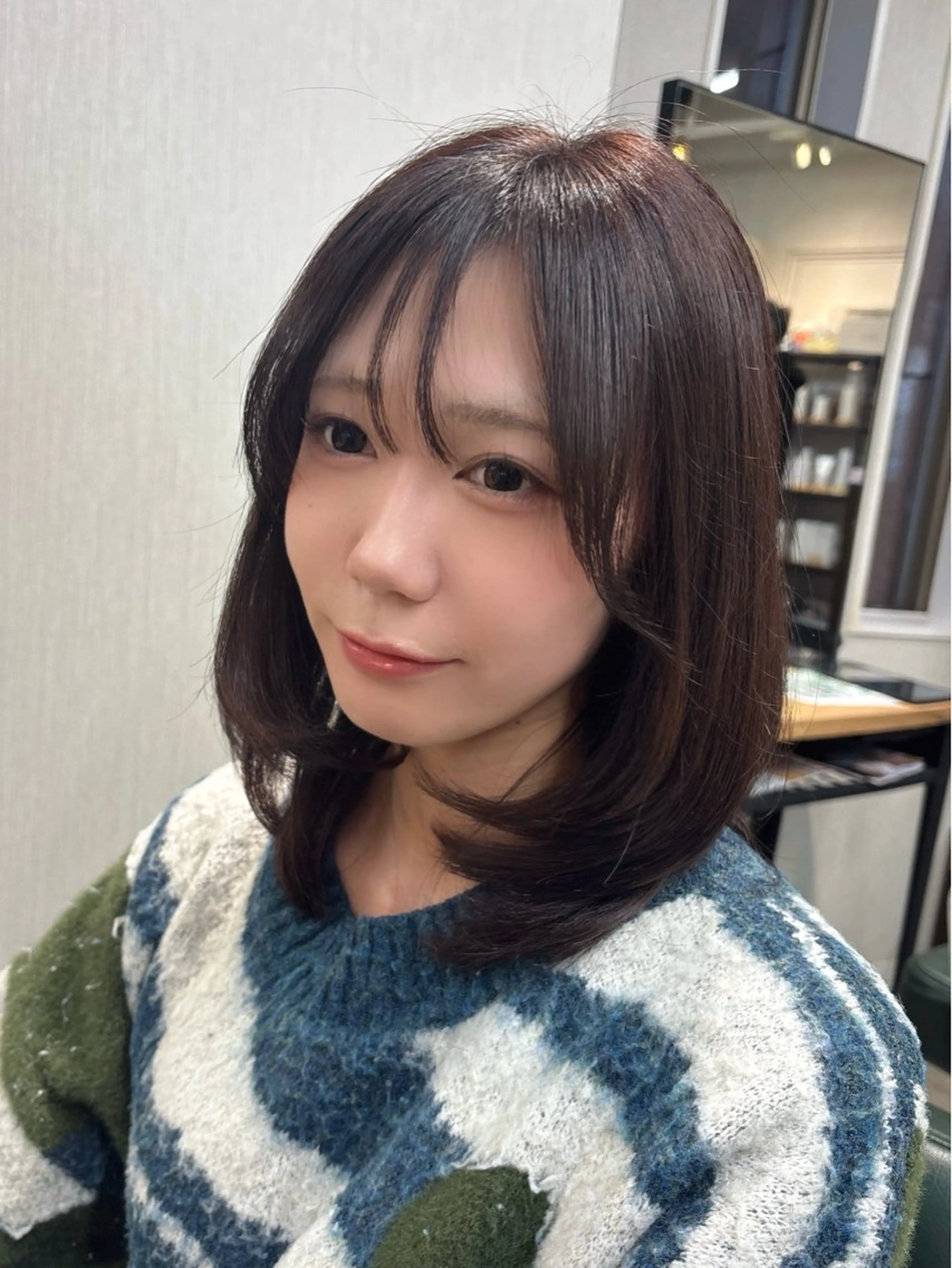 ミディアム 髪質改善カラー｜ レイヤー｜小寺 葵のヘアスタイル