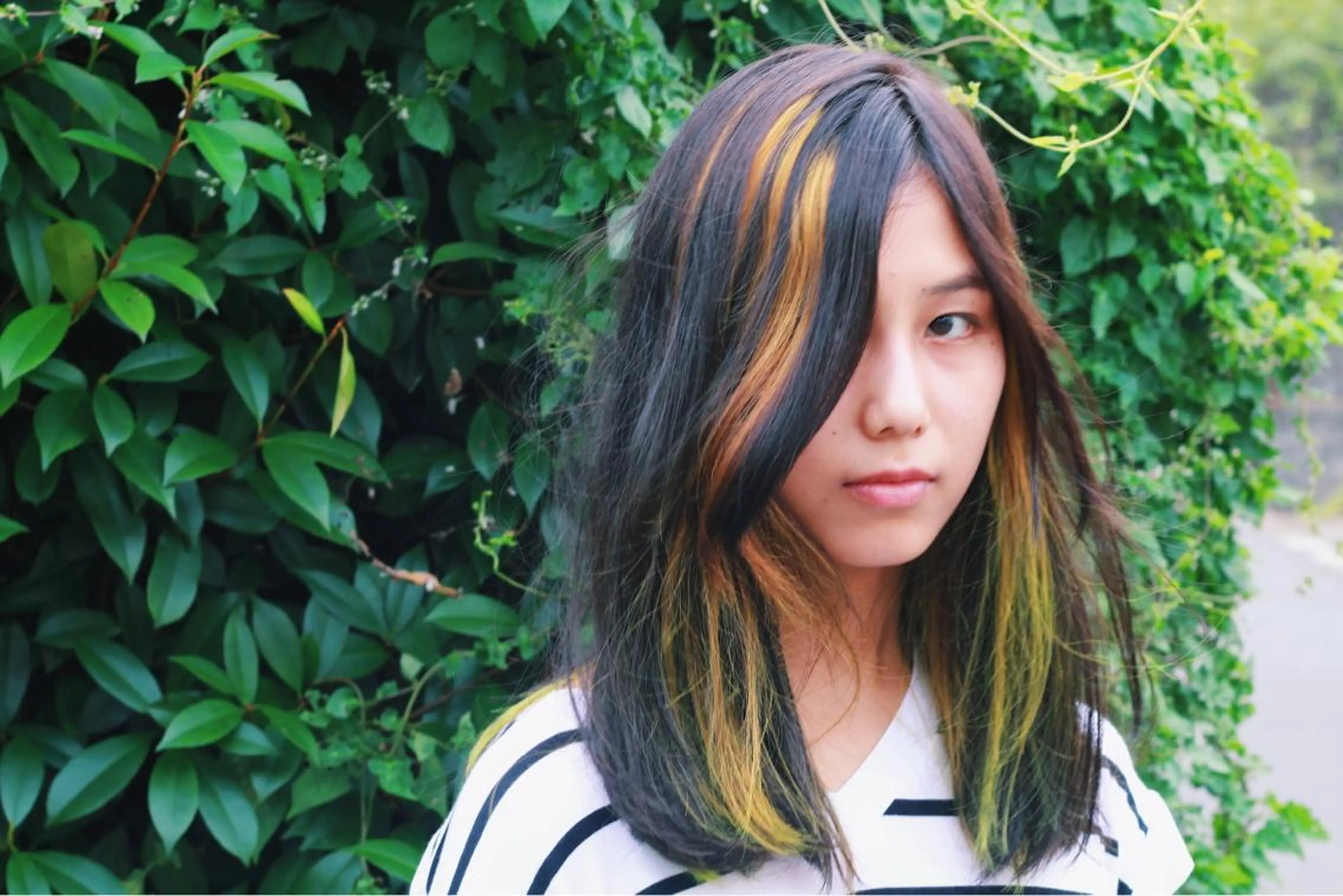 セミロング カラー ヘアアレンジ ブリーチ ダブルカラー ハイライトカラー イエローカラー ハイライト 遠藤悠大/メンズ縮毛 /メンズカットのヘアスタイル