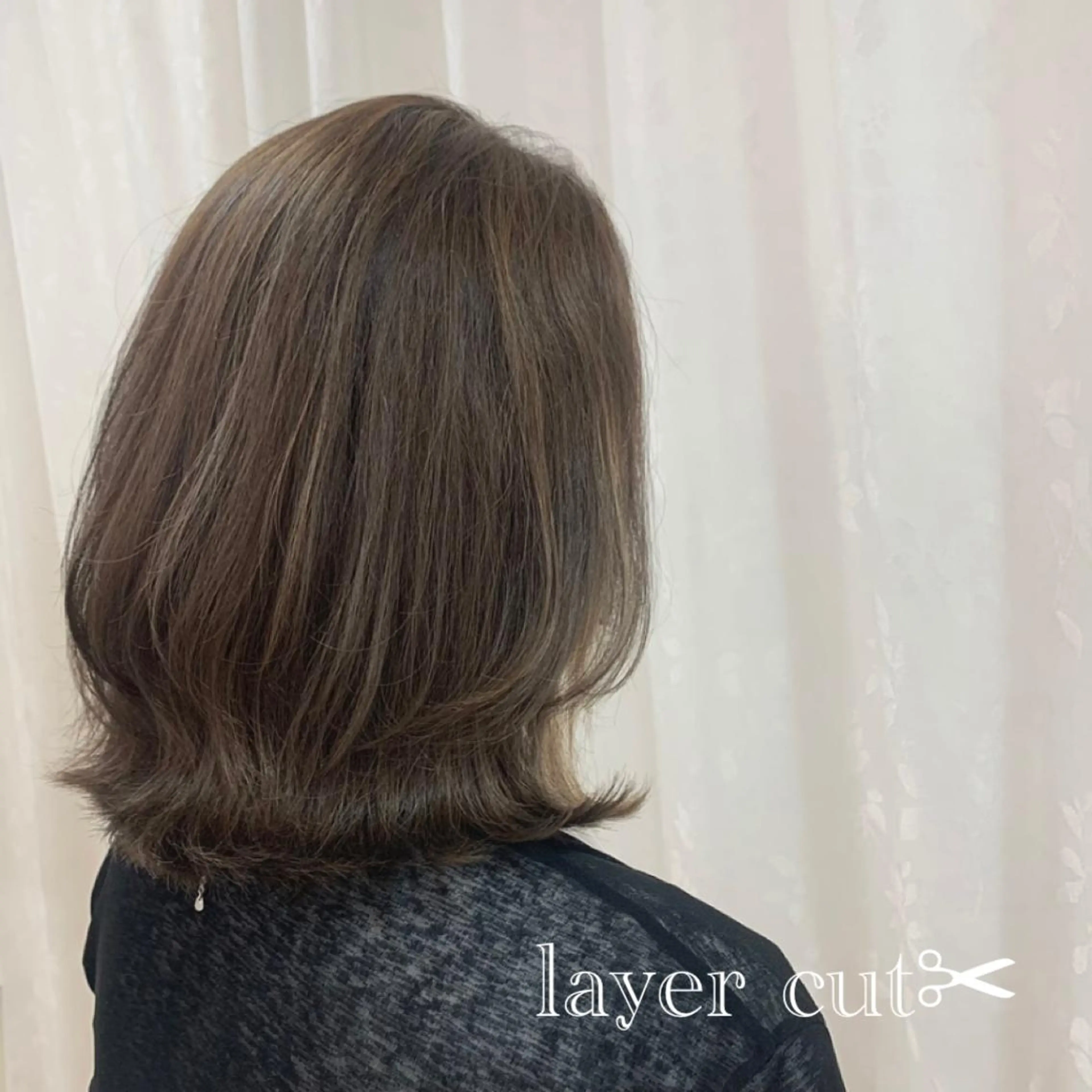 ミディアム くびれヘア レイヤーカット 似合わせカット 池本 梨奈のヘアスタイル