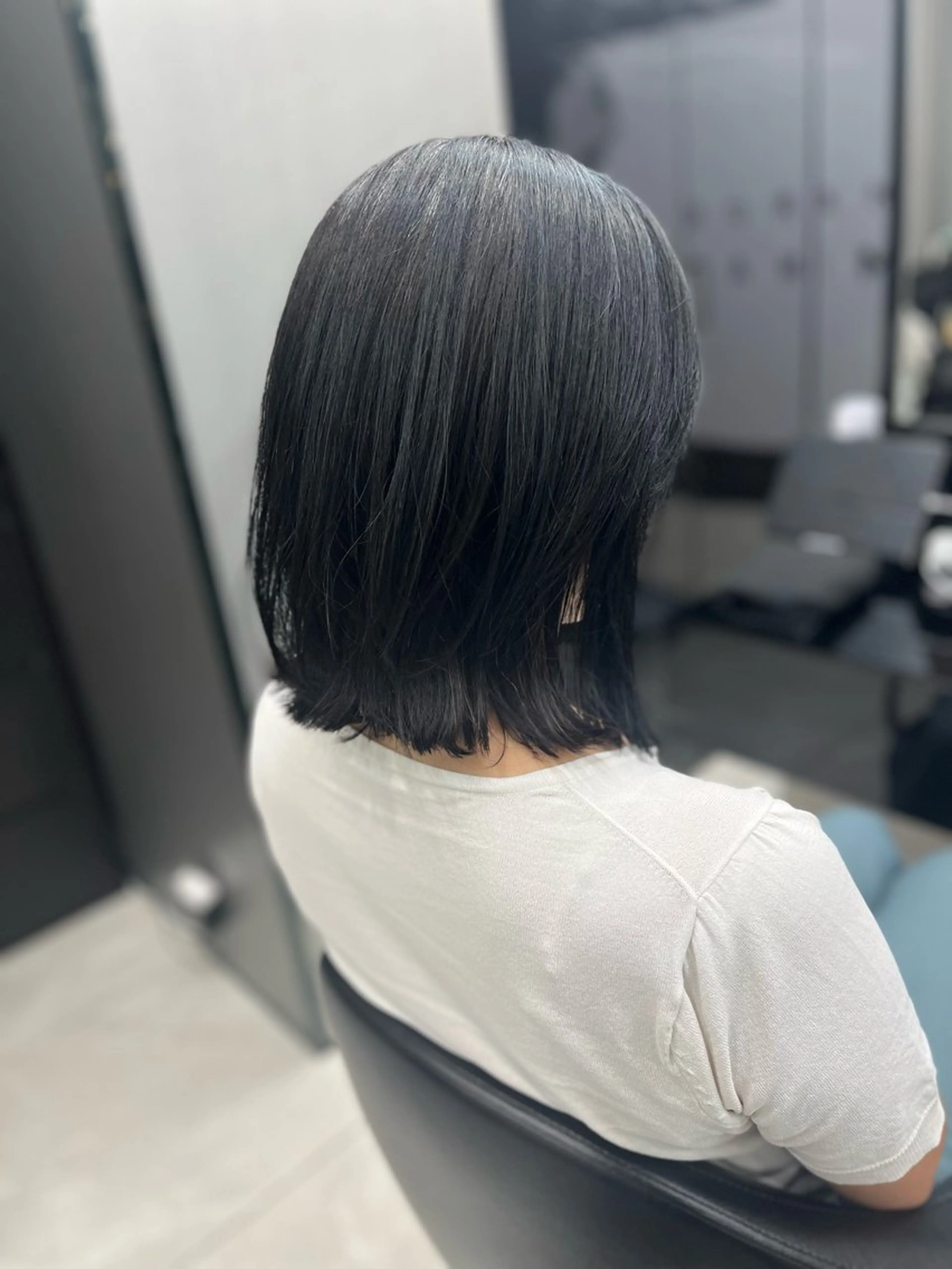 ミディアム レイヤーカット 外ハネヘア ioeわかめようじ/ 縮毛矯正/髪質改善のヘアスタイル