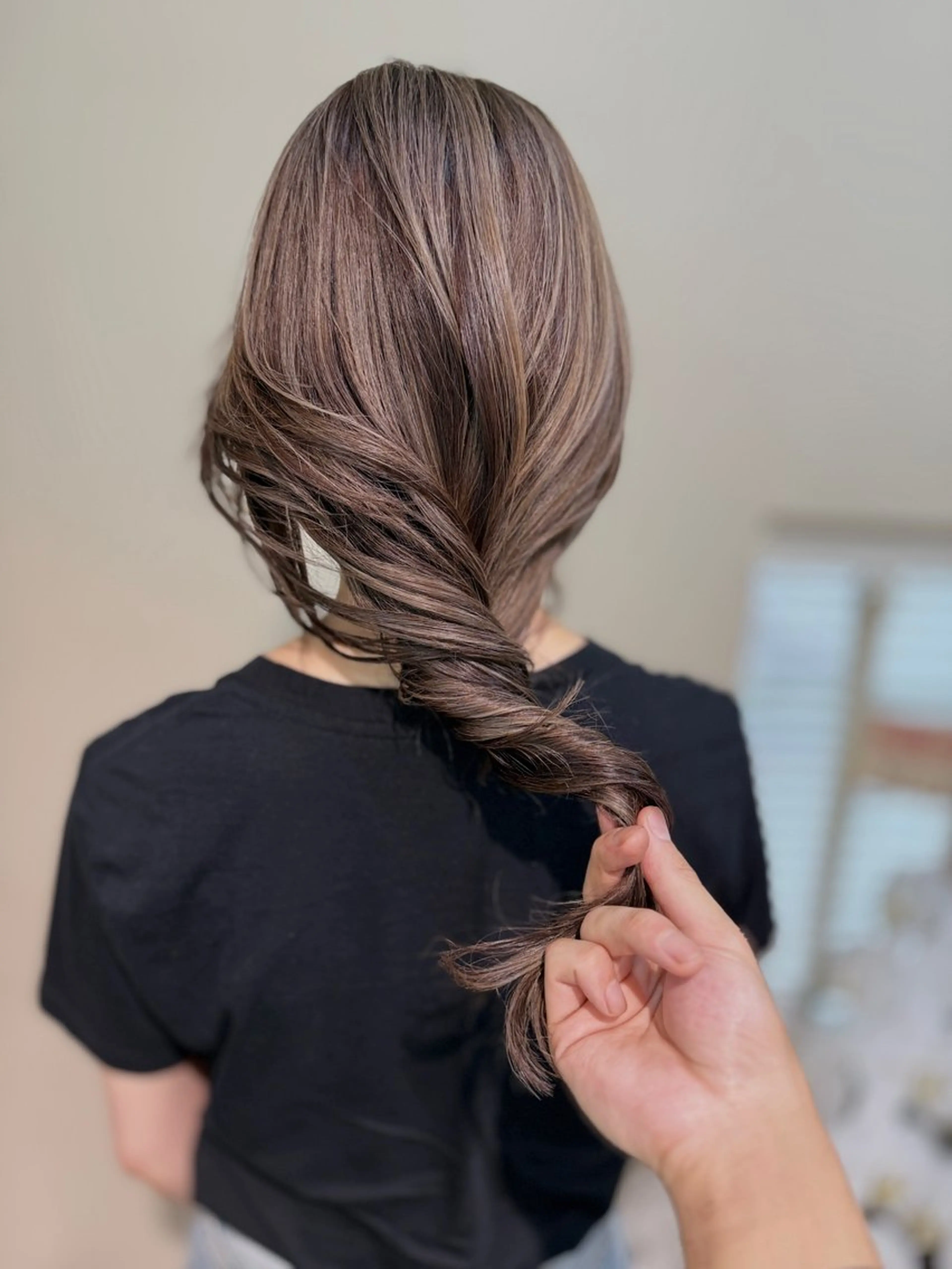 ロング カラー バレイヤージュ ベージュカラー ブリーチ デザインカラー グレージュ ヘアカラー トリートメント opus 店長大和 レイヤー/赤み消しのヘアスタイル