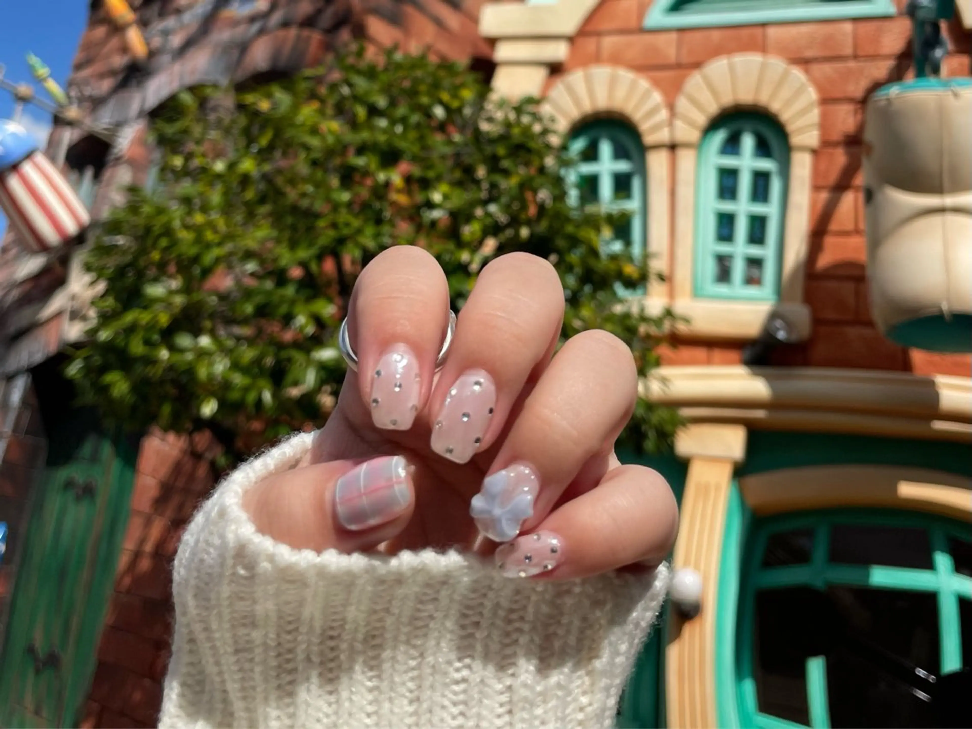 ネイル ジェルネイル ガーリー ハート ホログラムネイル キラキラネイル nailist. sayaのネイルデザイン