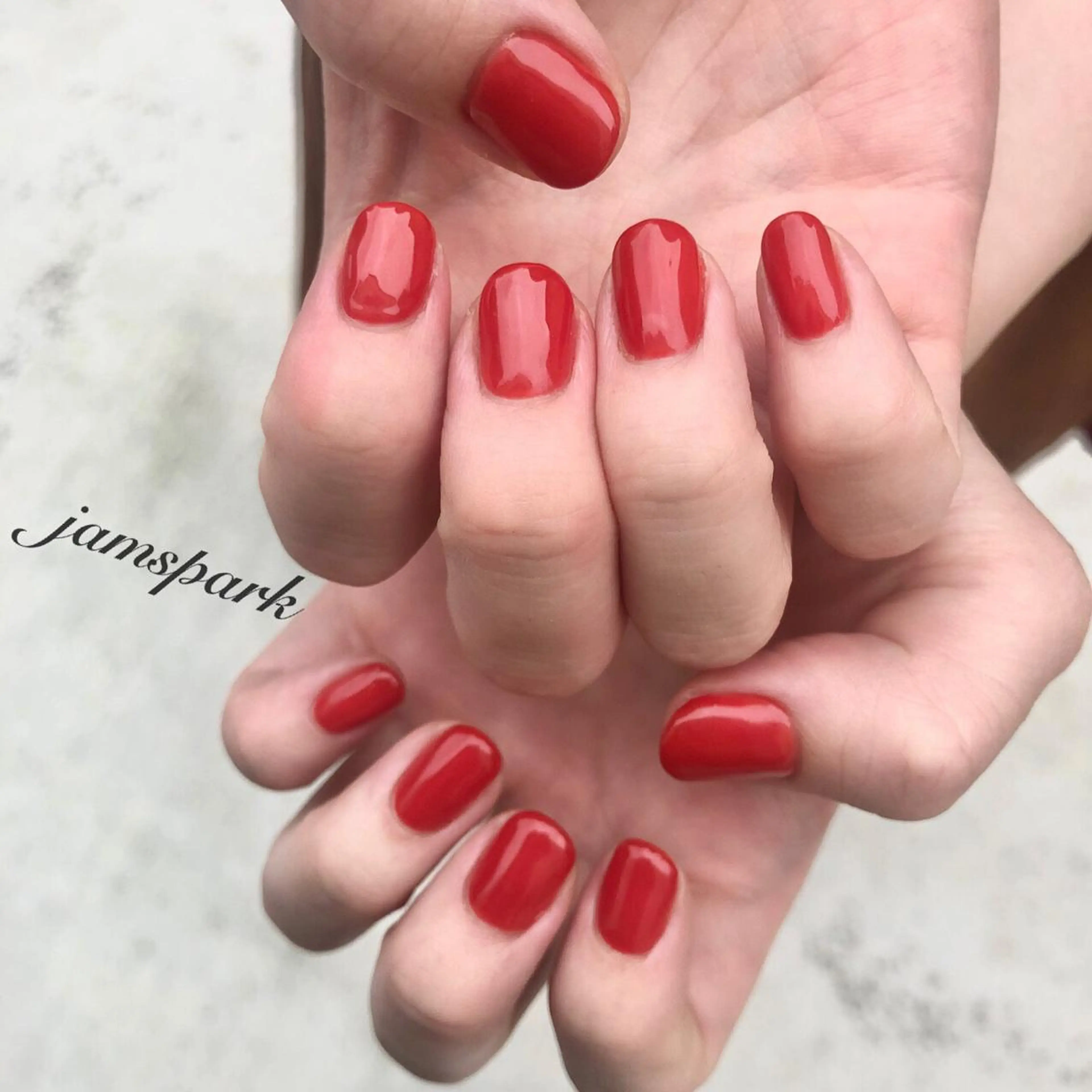 ネイル ジェルネイル ワンカラーネイル 赤色 シンプルネイル ハンドネイル jamspark ✨のネイルデザイン