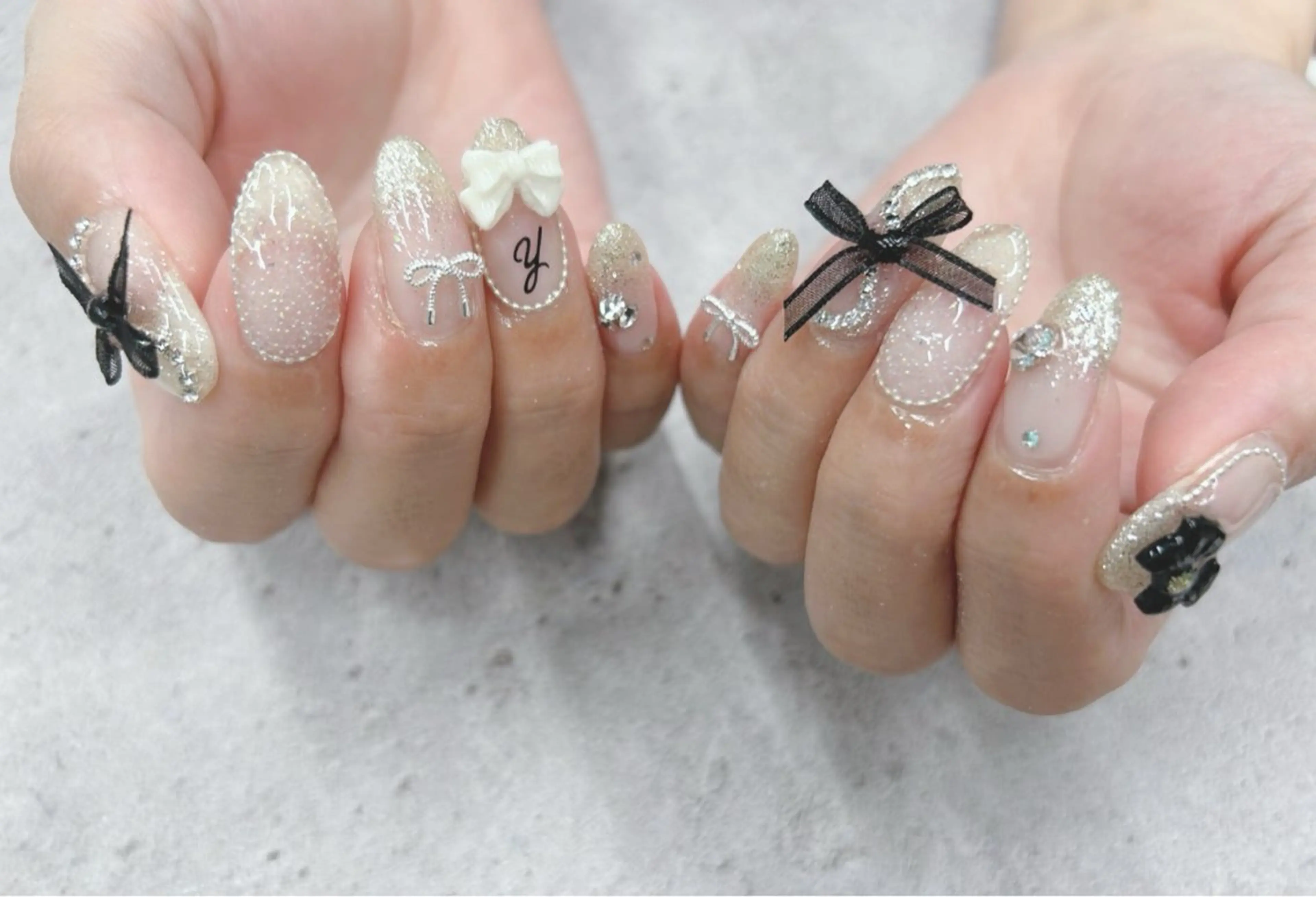 ネイル ラメ(グリッター) リボン ハンドネイル Nail Salon agré所属・agré ネイルサロン　アグレのネイルデザイン