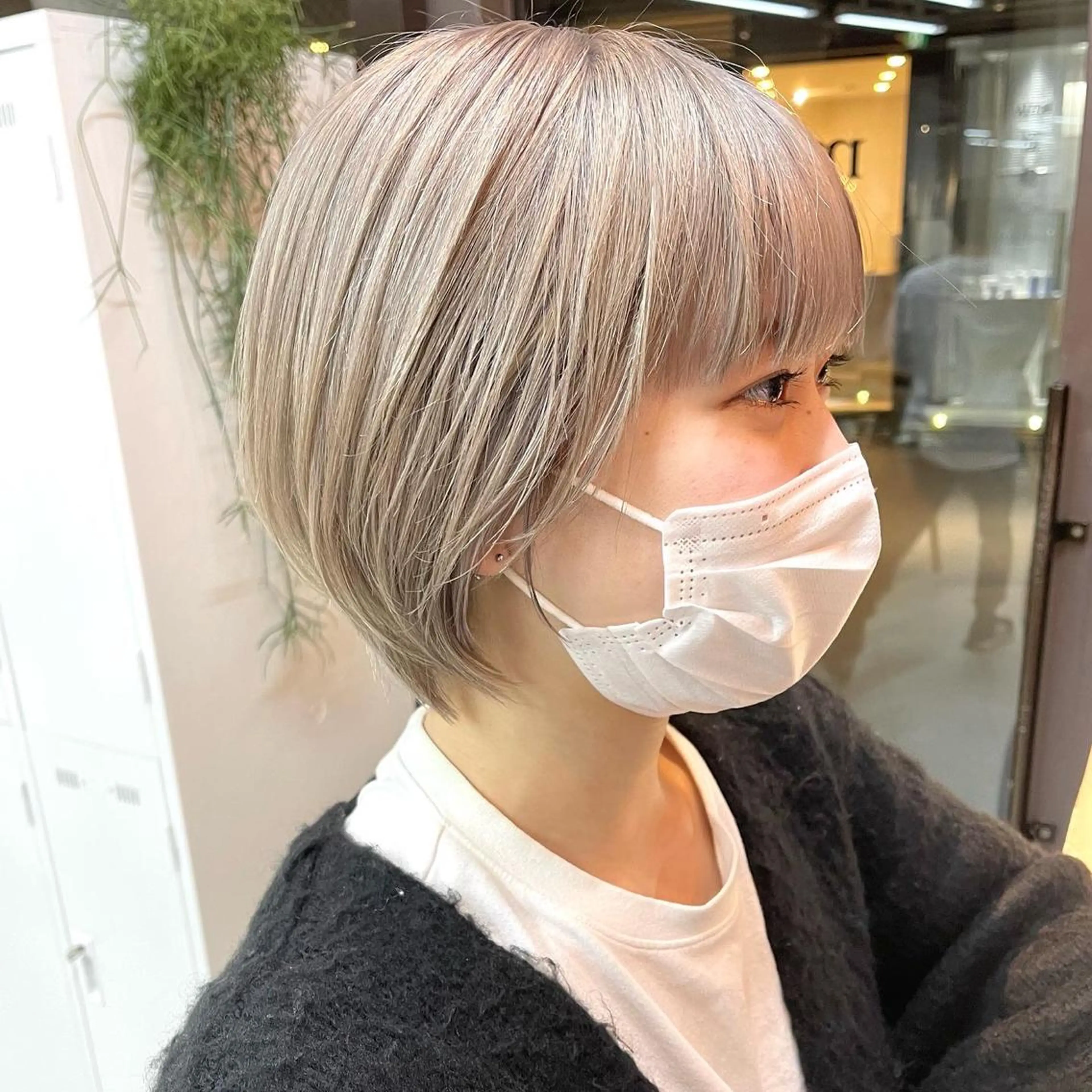 ショート カラー ベージュカラー ブリーチ ホワイトベージュ mee.urawa所属・似合わせショート×透 明感/やじまたかしのヘアスタイル