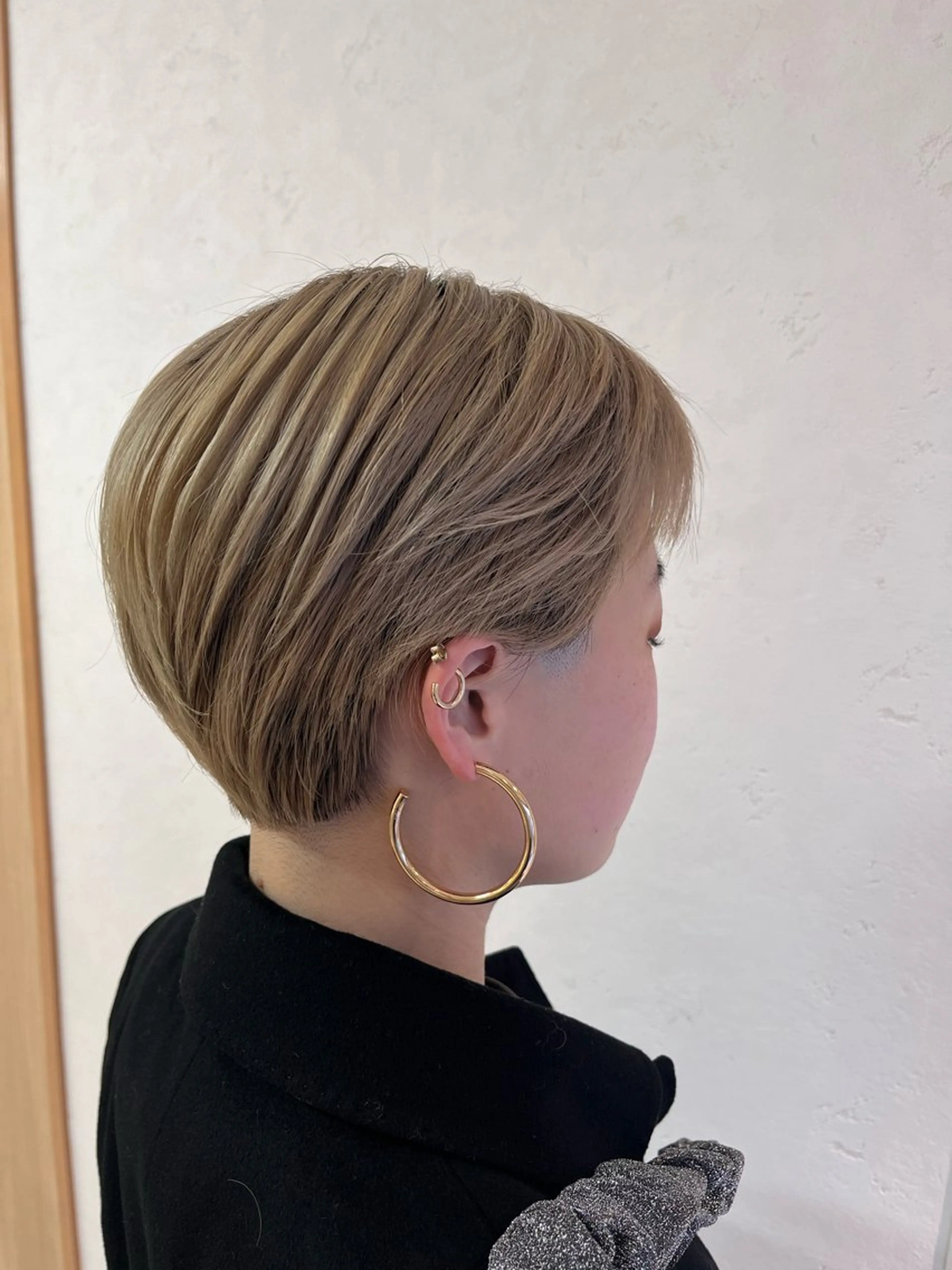 ショート カット ヘアカラー ナチュラルベージュ/ 顔周りカット/由喜のヘアスタイル