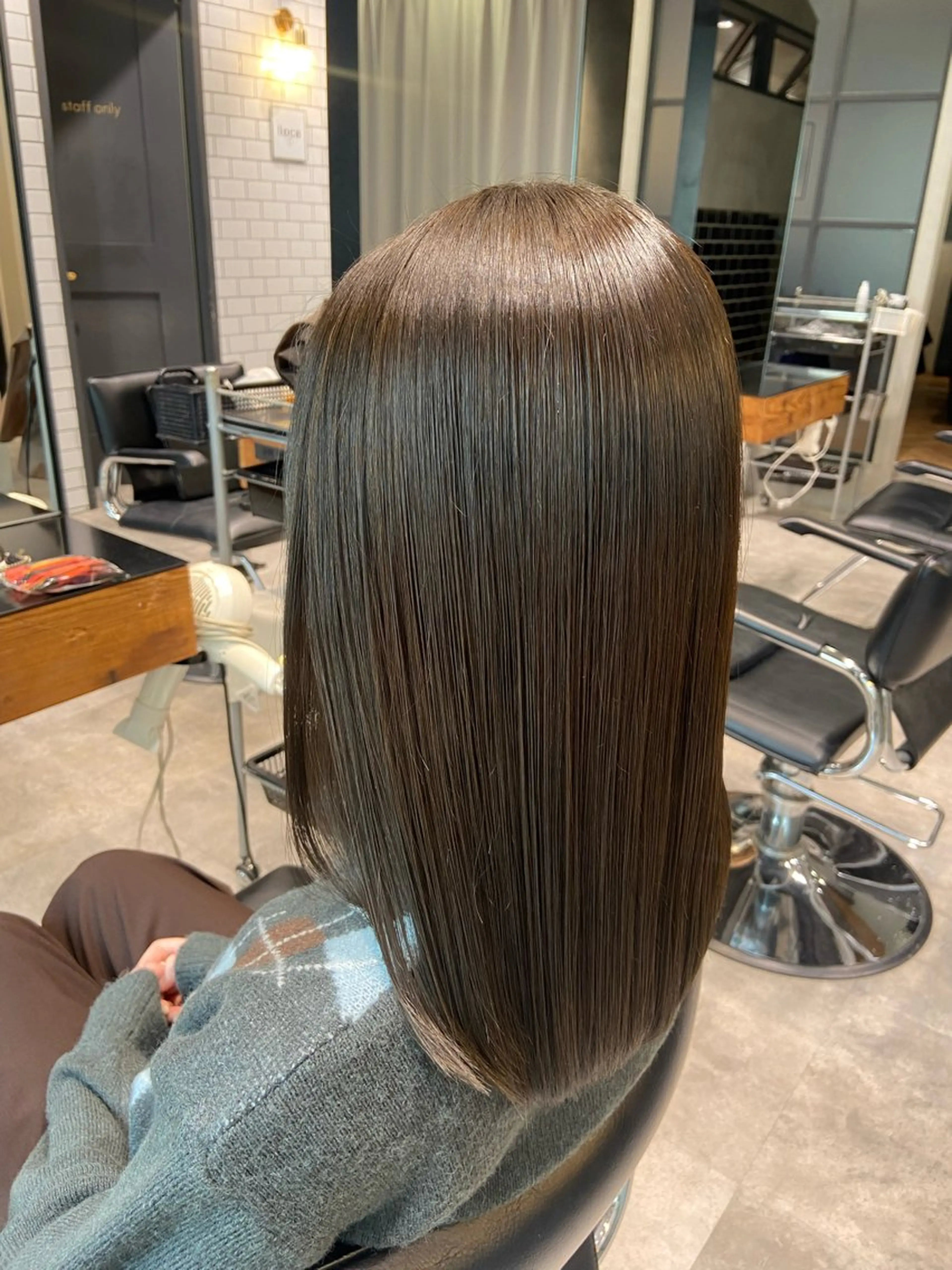 ミディアム カット ヘアカラー トリートメント loca by tree所属・髪質改善/うる艶ヘア HARUNAのヘアスタイル