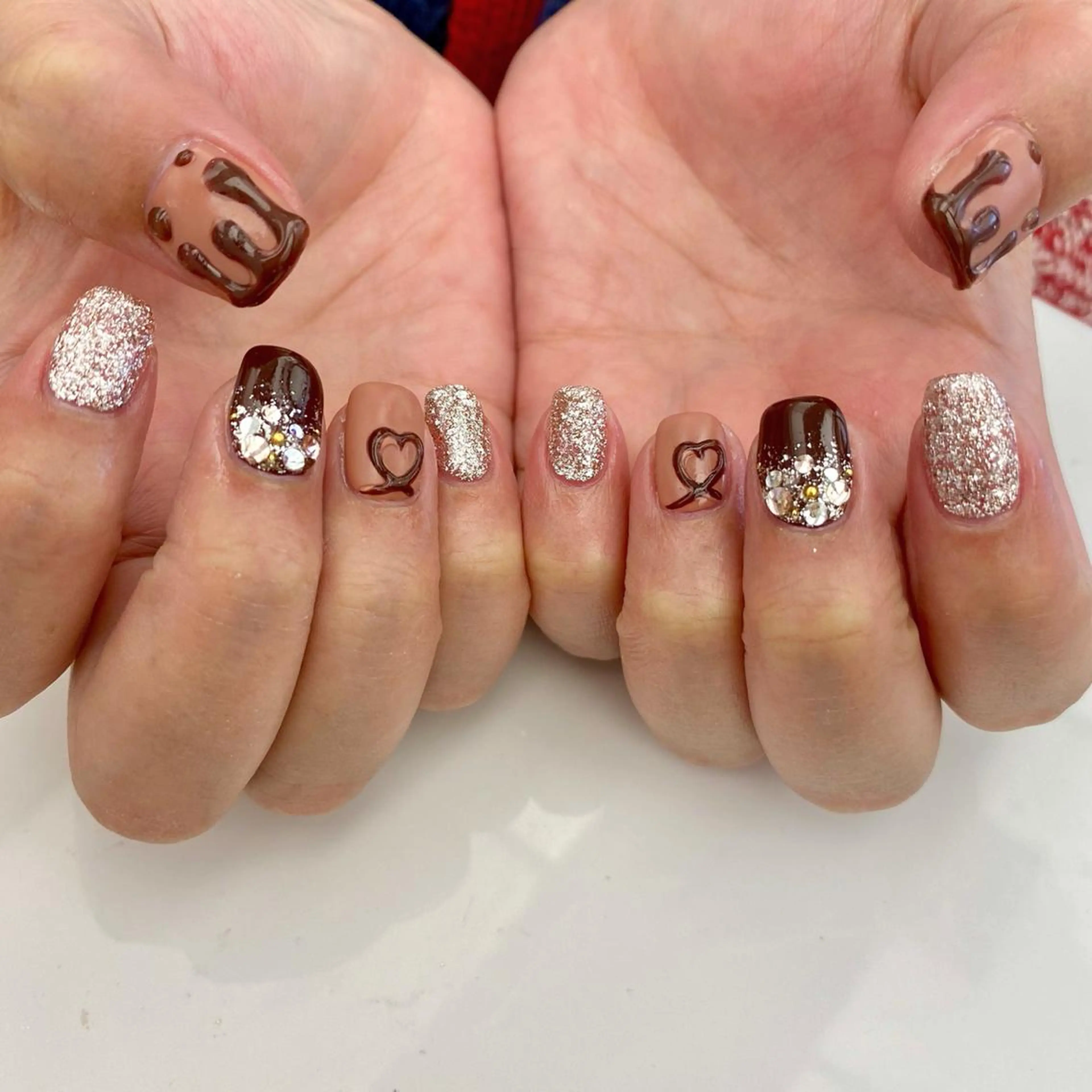 ネイル バレンタイン 安藤 彩乃のネイルデザイン