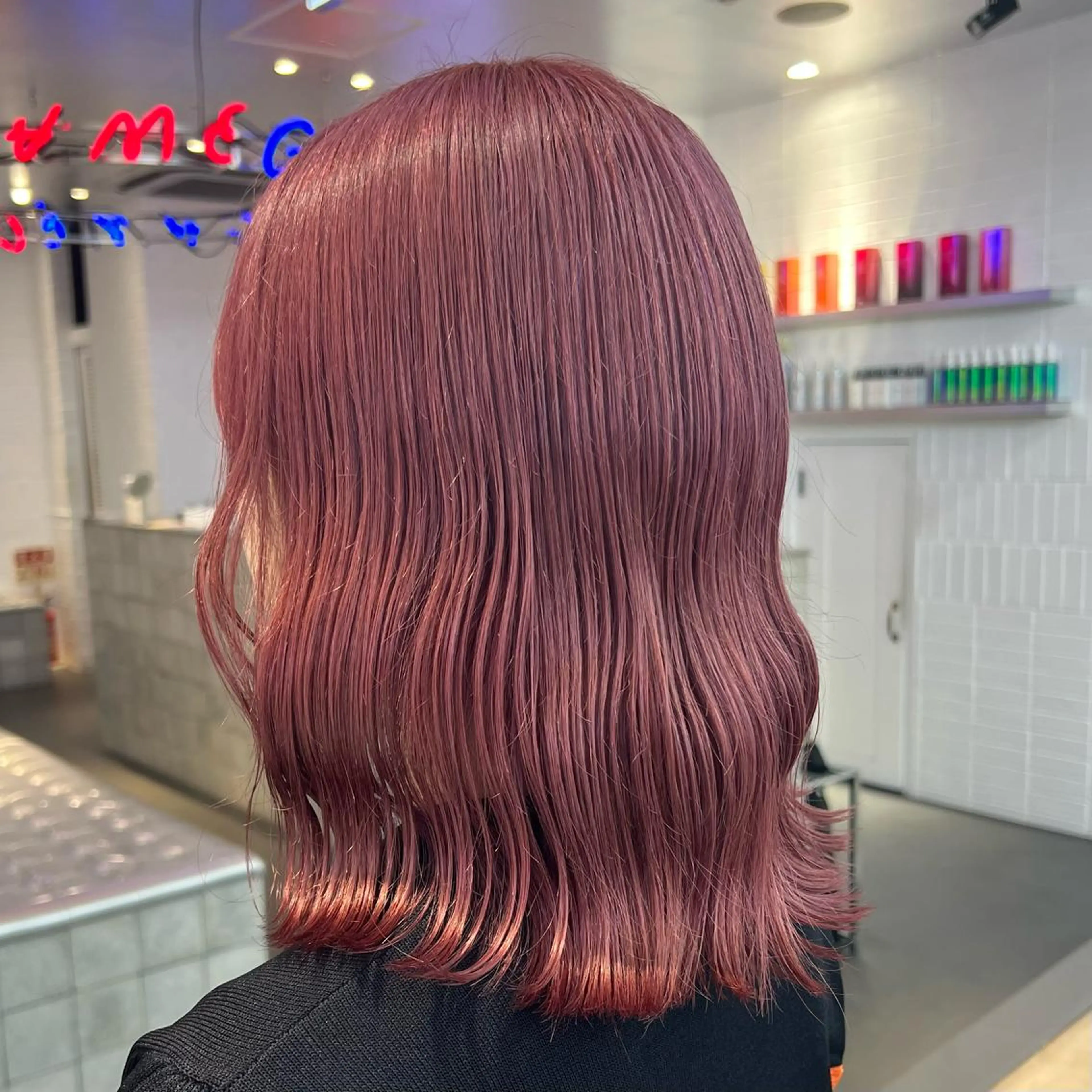 ミディアム カラー ヘアカラー トリートメント 🌼動き×透明感🩵 ハイトーン/ナナのヘアスタイル