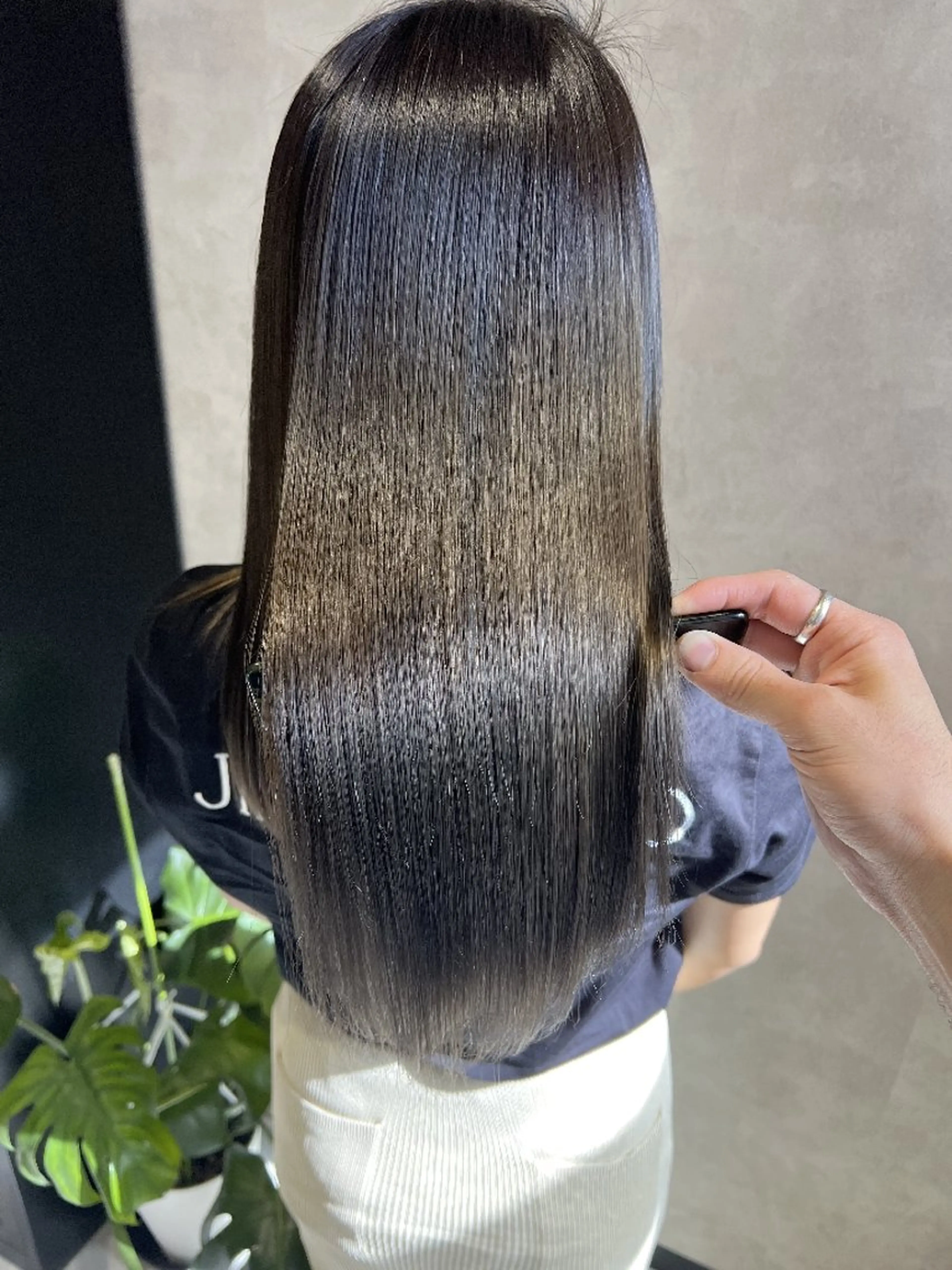 ロング カラー 《.Xian》 アカリ/艶髪カラーのヘアスタイル