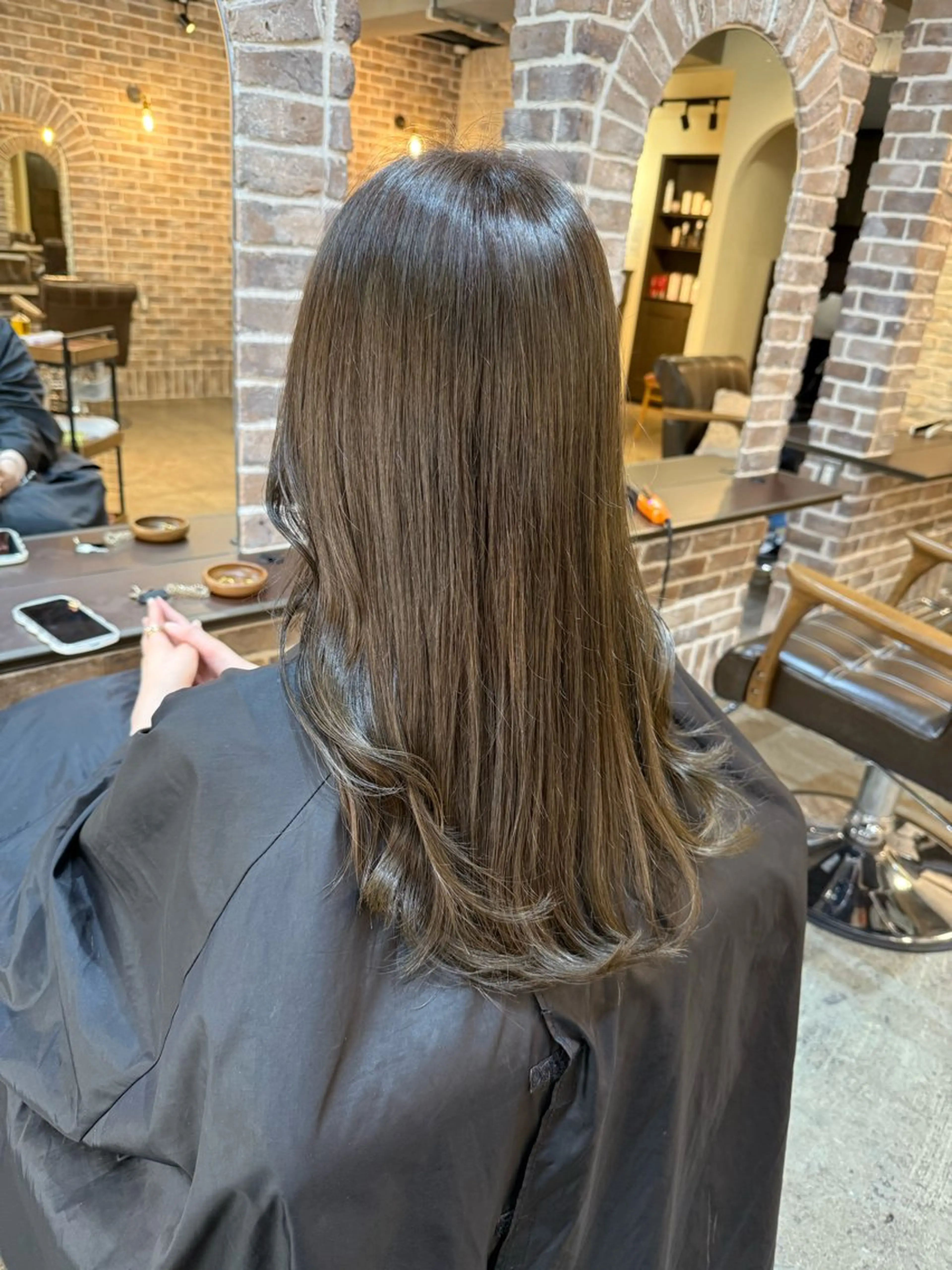 ロング カラー ベージュカラー ブリーチ ブリーチなしカラー オリーブベージュ カット ヘアカラー トリートメント ACROあべの店所属・艶カラー/インナー /グラデ/大西小百合のヘアスタイル