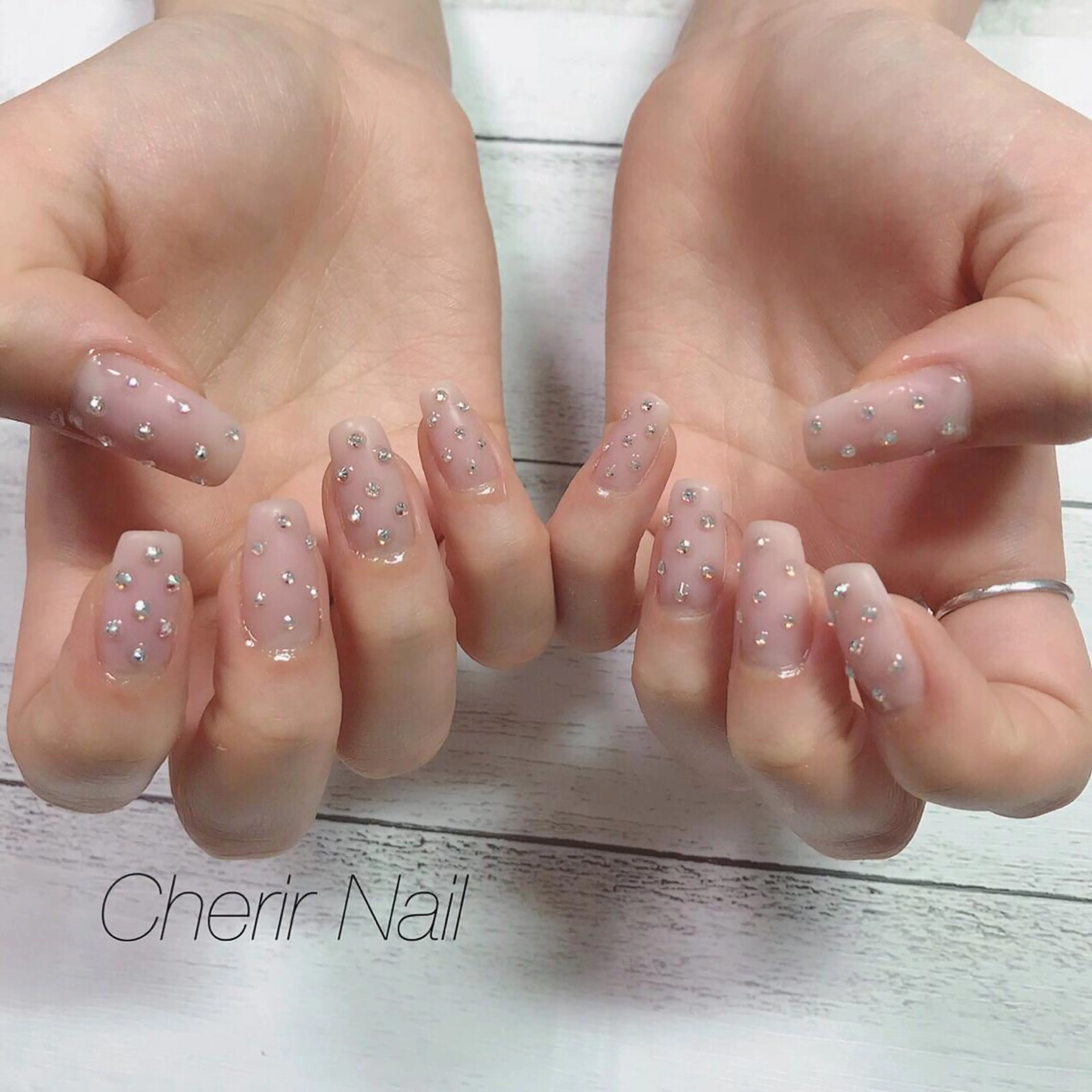 ネイル キラキラネイル ロングネイル マットネイル ニュアンスネイル ワンカラーネイル ハンドネイル Cherirnail kaoriのネイルデザイン
