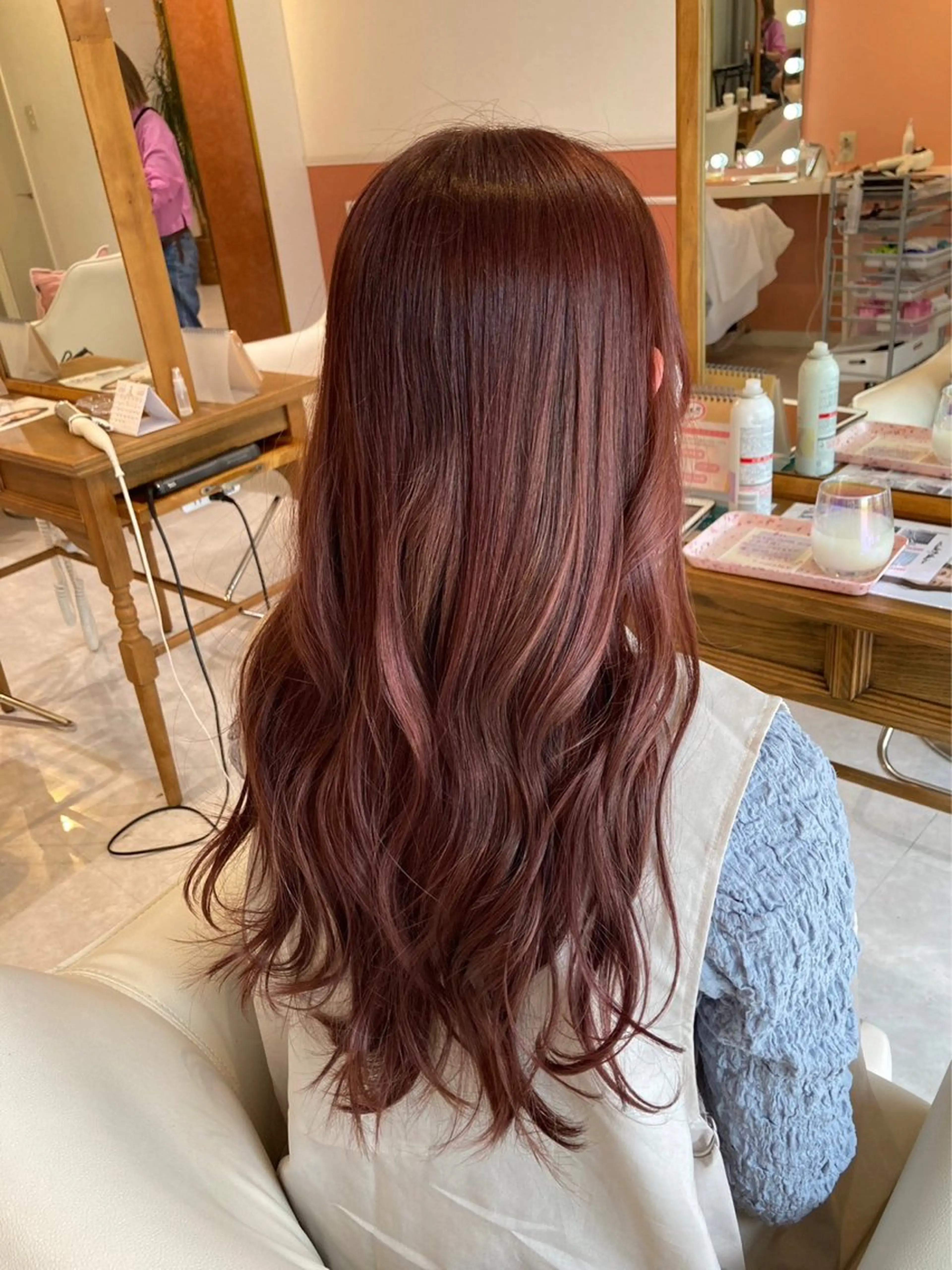 ロング カラー ブラウンカラー ピンクカラー ピンクブラウン 山﨑 まなかのヘアスタイル