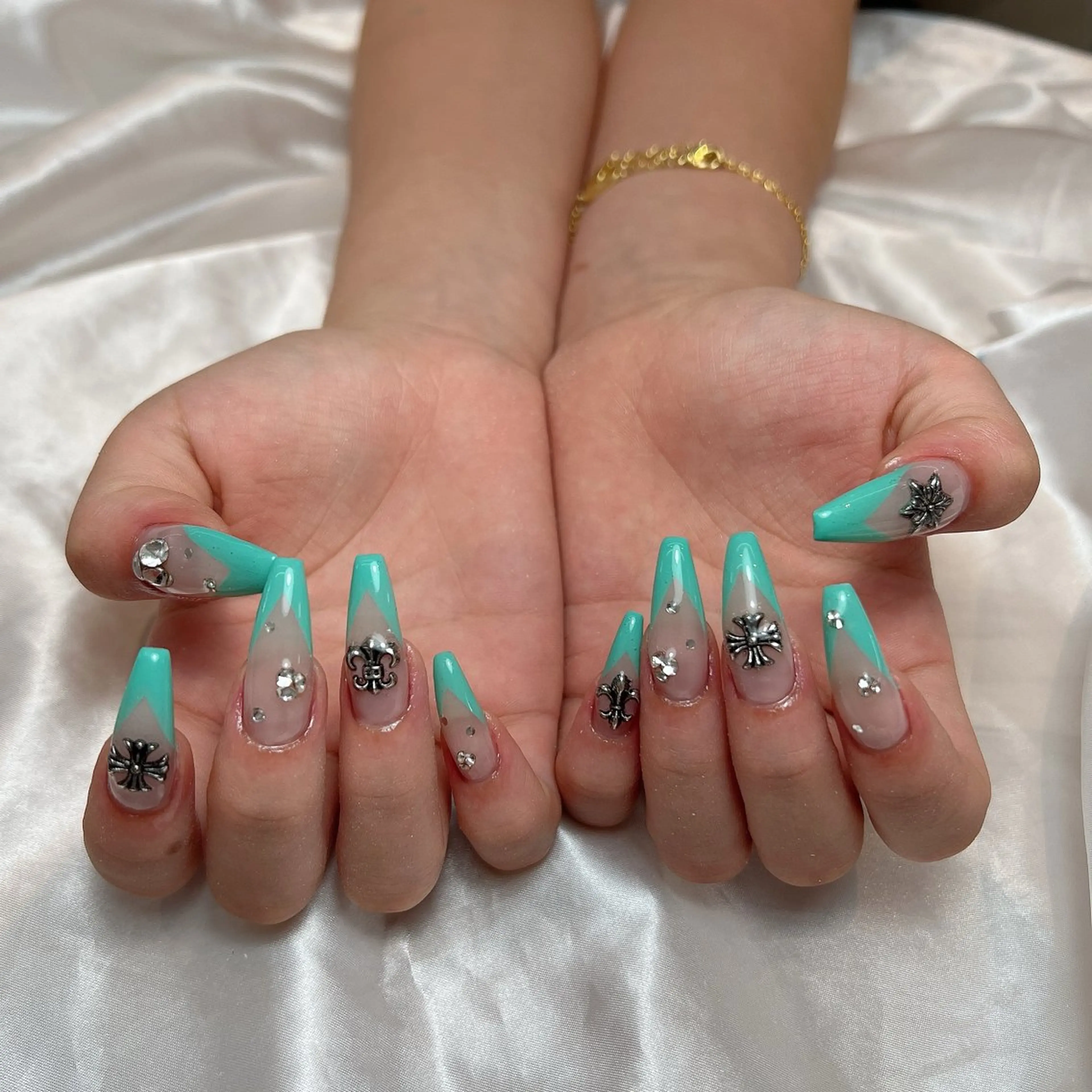 ネイル ハンドネイル ALPHA. AKANEのネイルデザイン