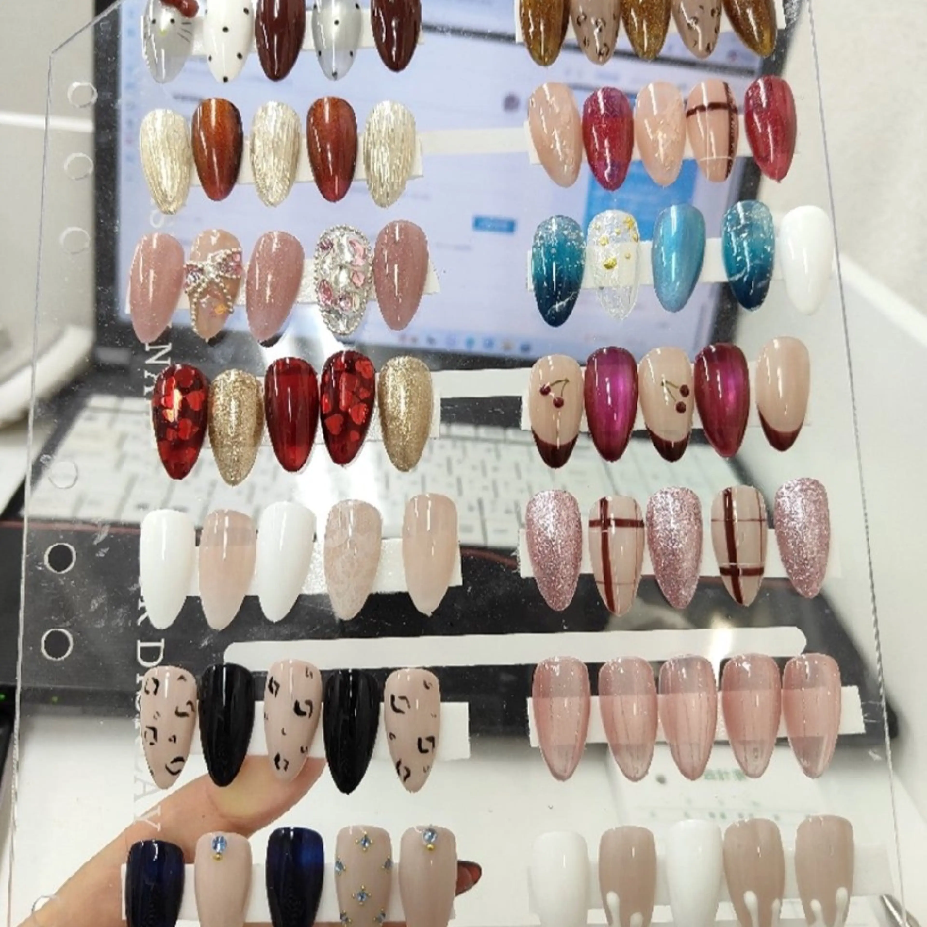 ネイル 清水 亞美のネイルデザイン