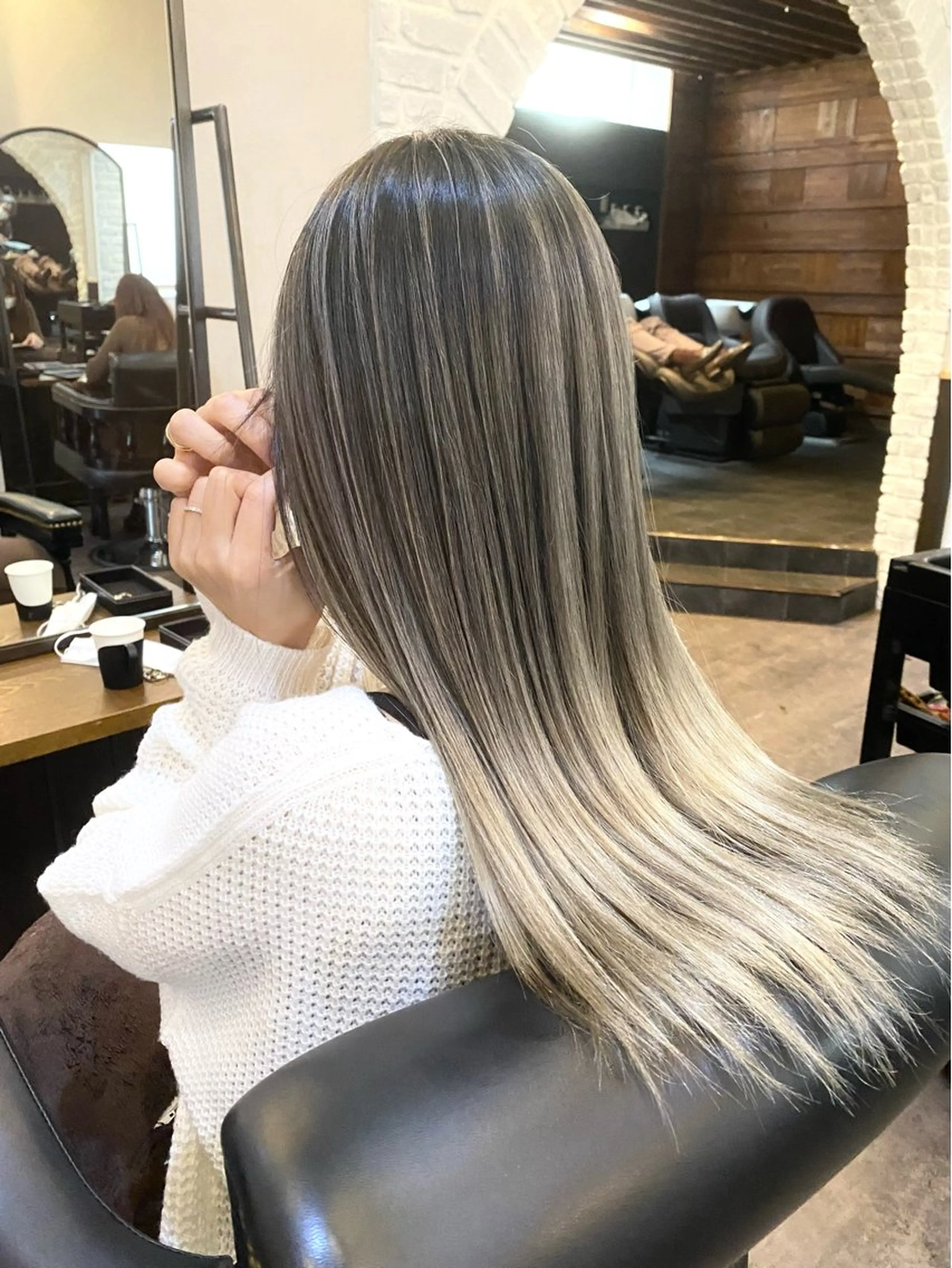 ロング ヘアカラー 💖透明感カラー HAYATO💖のヘアスタイル