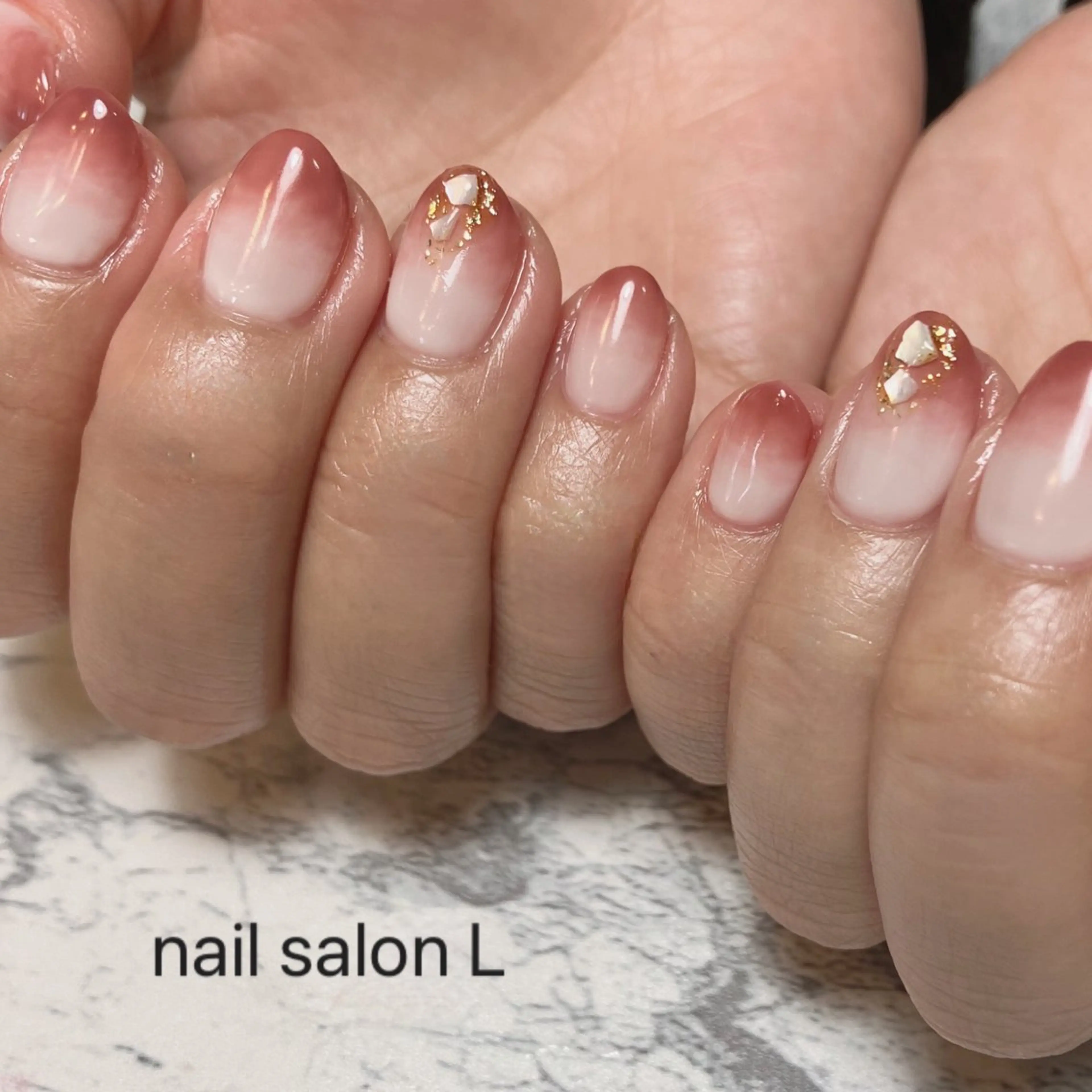 ネイル グラデーション 持ち込み ピンク シンプルネイル ハンドネイル 吉川市 ネイルサロンLのネイルデザイン