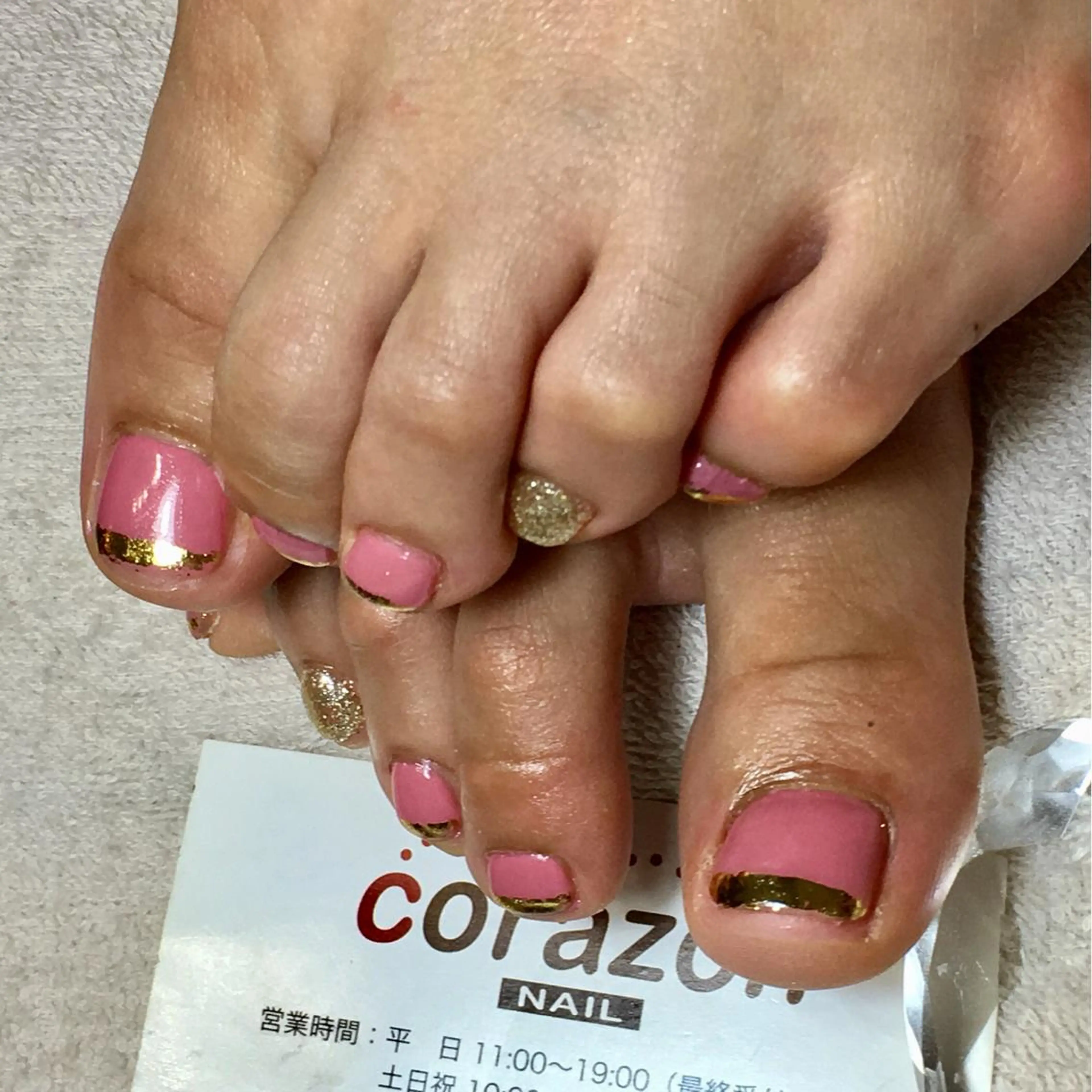 ネイル アートネイル ゴールド ピンク シンプルネイル corazon所属・ネイリスト aicoのネイルデザイン
