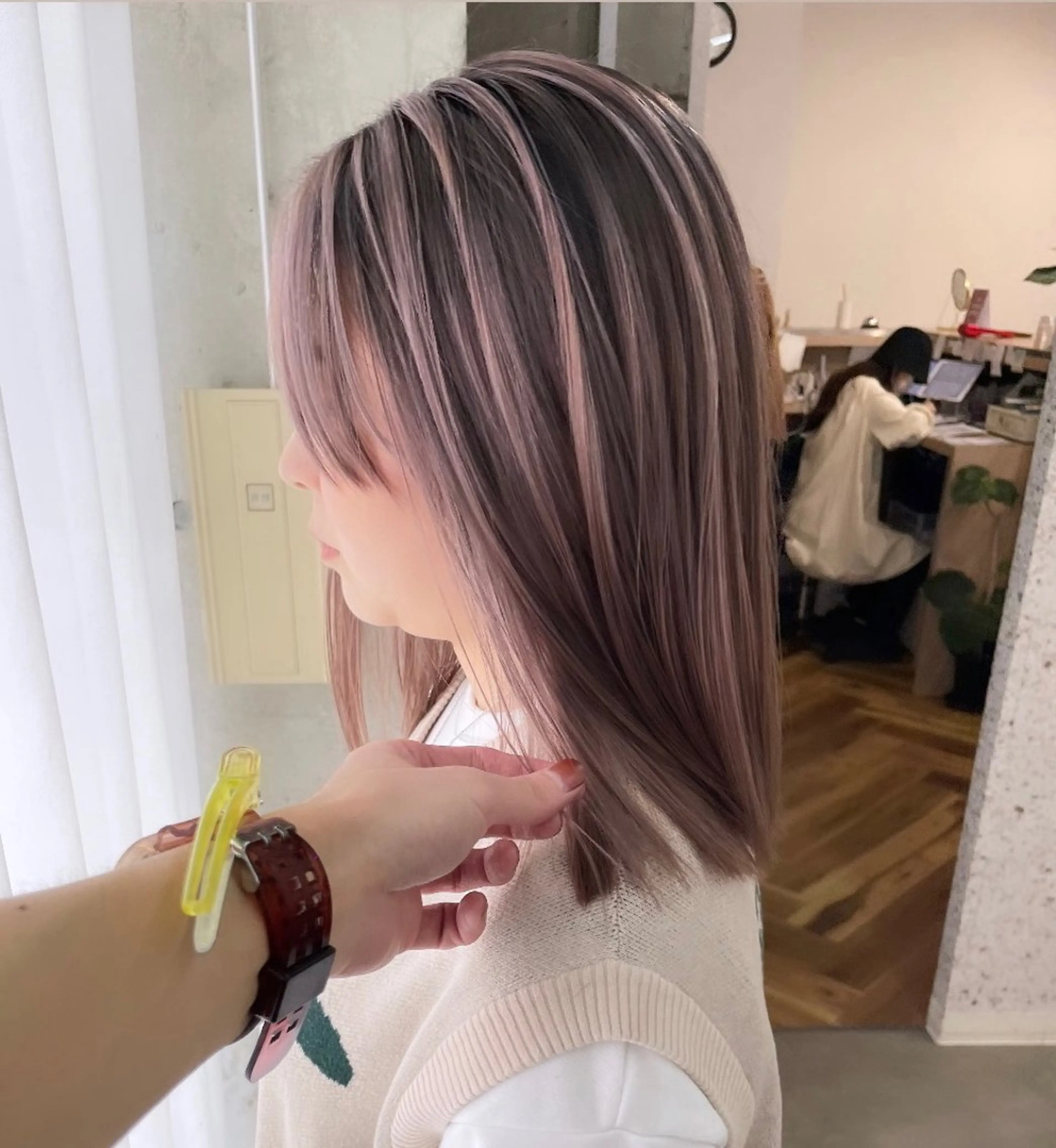 ミディアム レイヤーカット ヘアカラー 有人/バレイヤージュ /シャドールーツのヘアスタイル