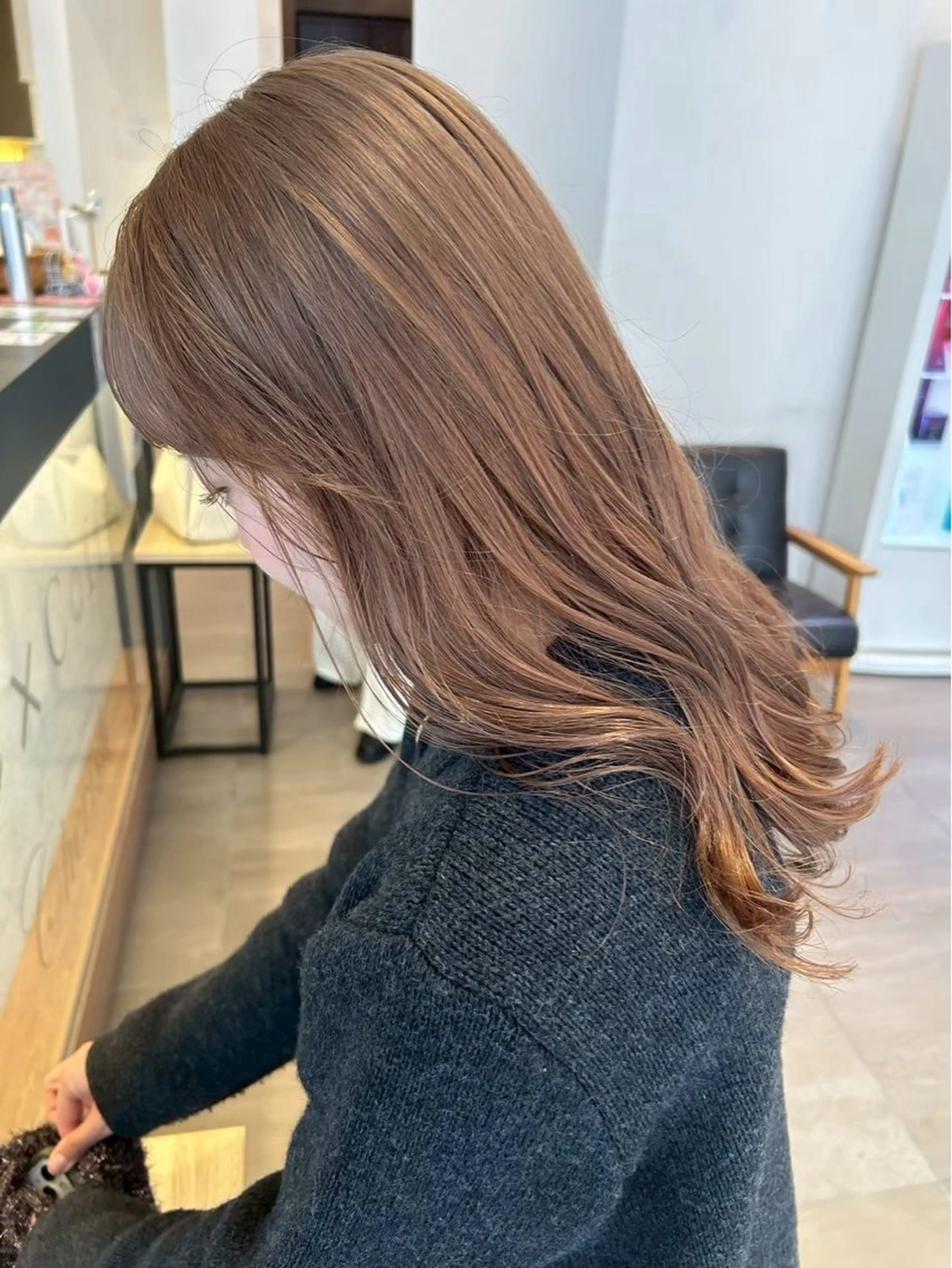 セミロング カラー 大園 佳怜のヘアスタイル