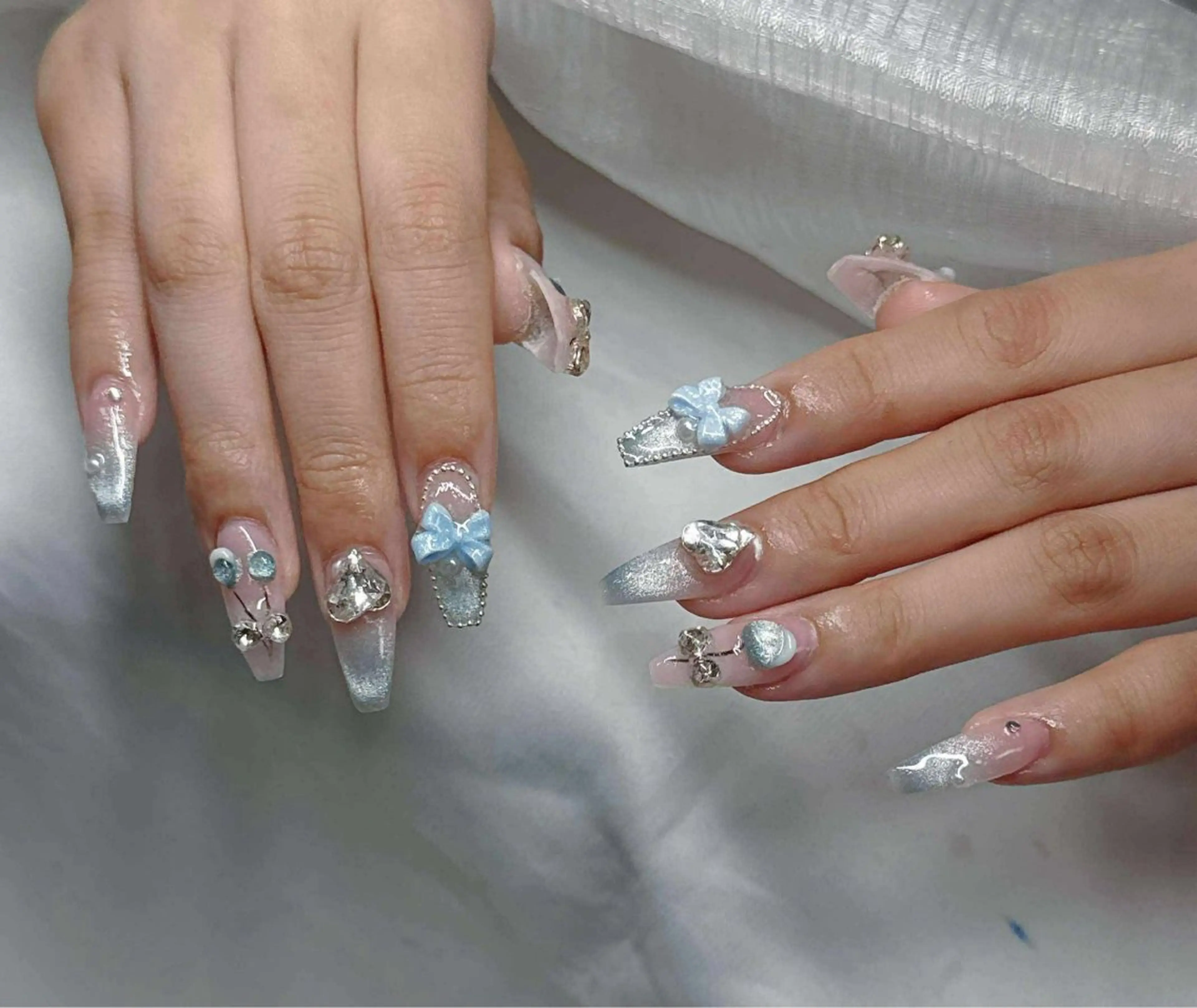 ネイル 長さ出し グラデーション 卒業式 キラキラネイル マグネットネイル ハンドネイル Lee Nailsのネイルデザイン