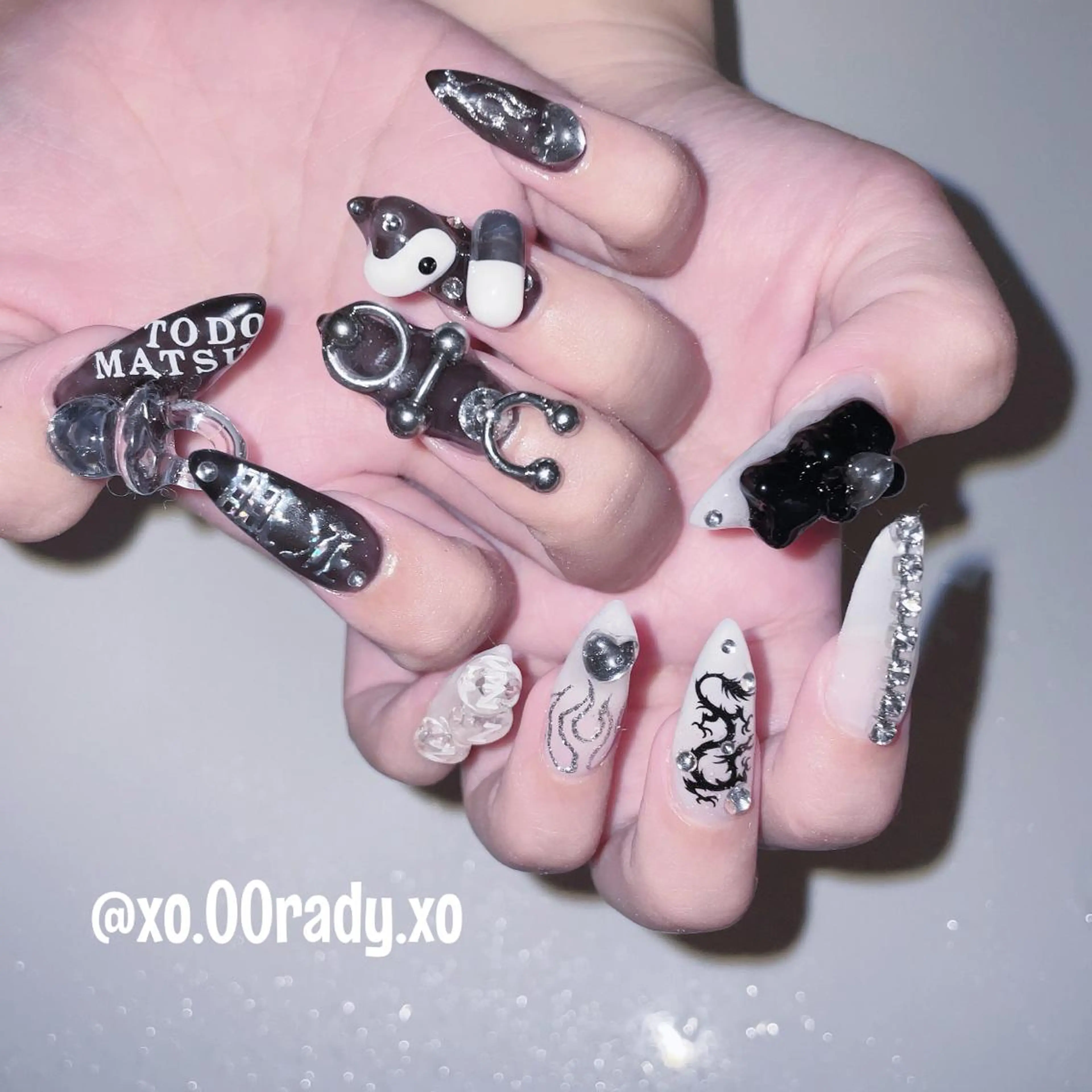 セミロング カラー メンズ キッズ ネイル マツエク・マツパ アイブロウ ハンドネイル ⛓Miyu ⛓のネイルデザイン