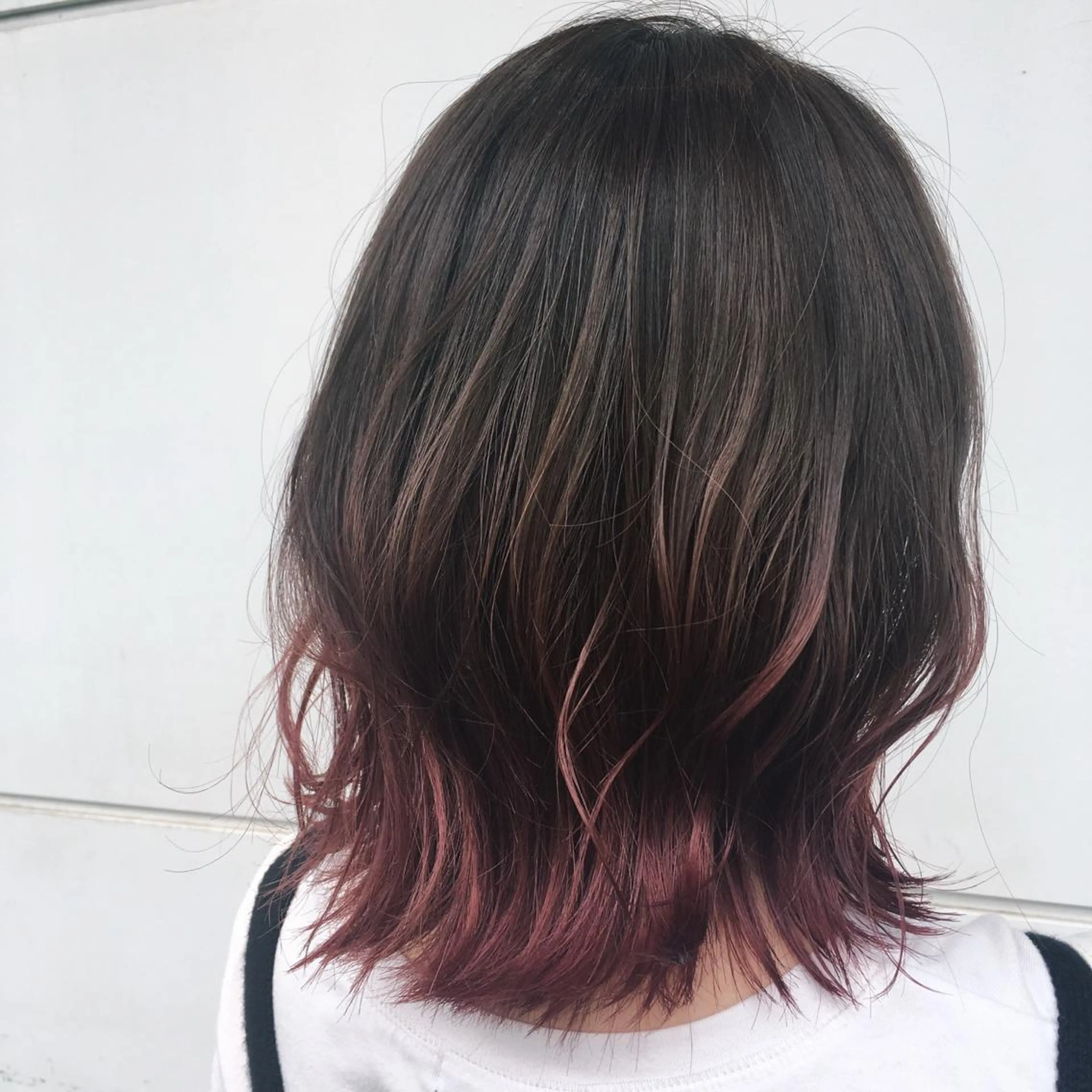 ミディアム カラー RINA🧤 デザインとボブのヘアスタイル