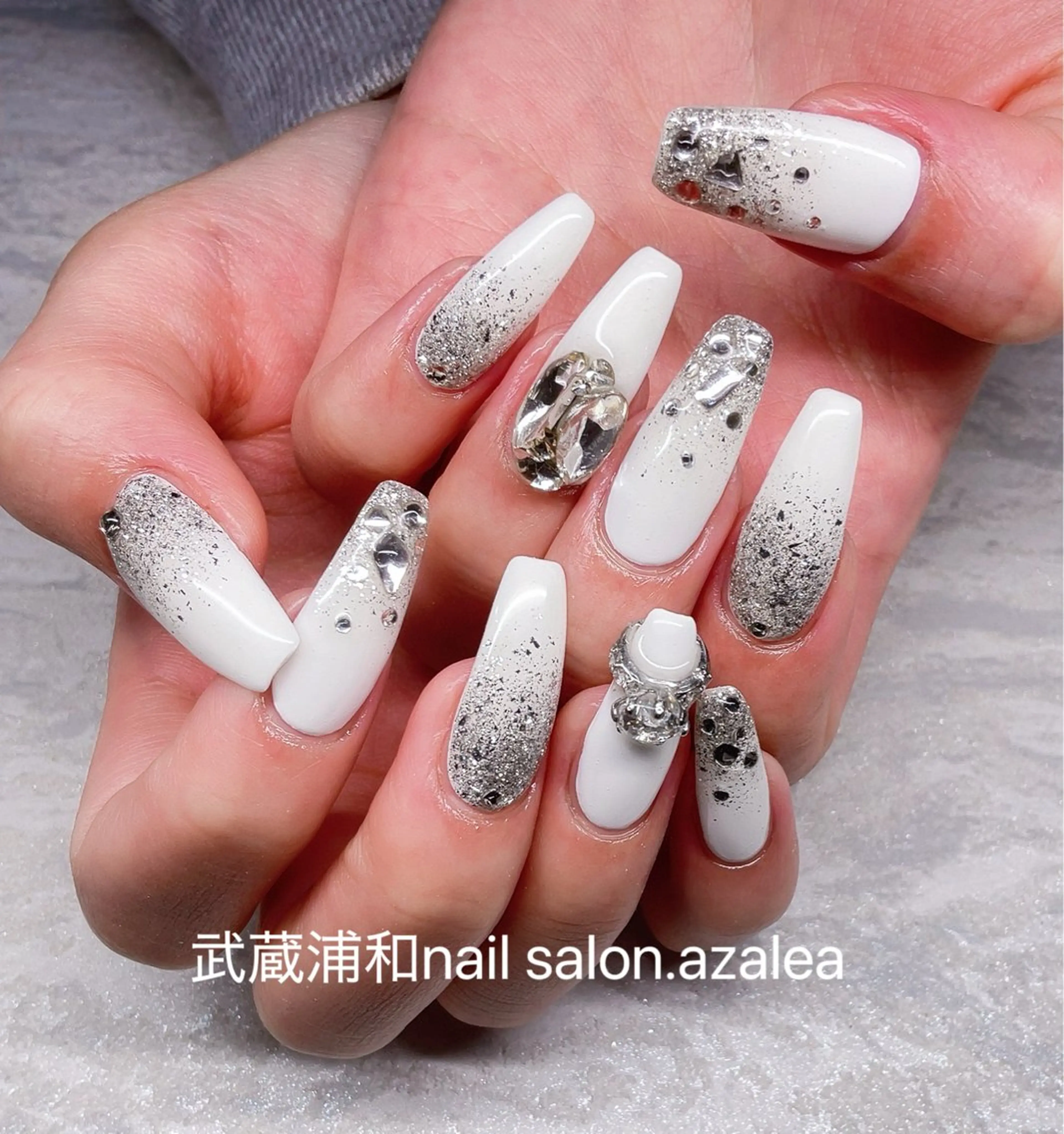 ネイル ハンドネイル R inのネイルデザイン