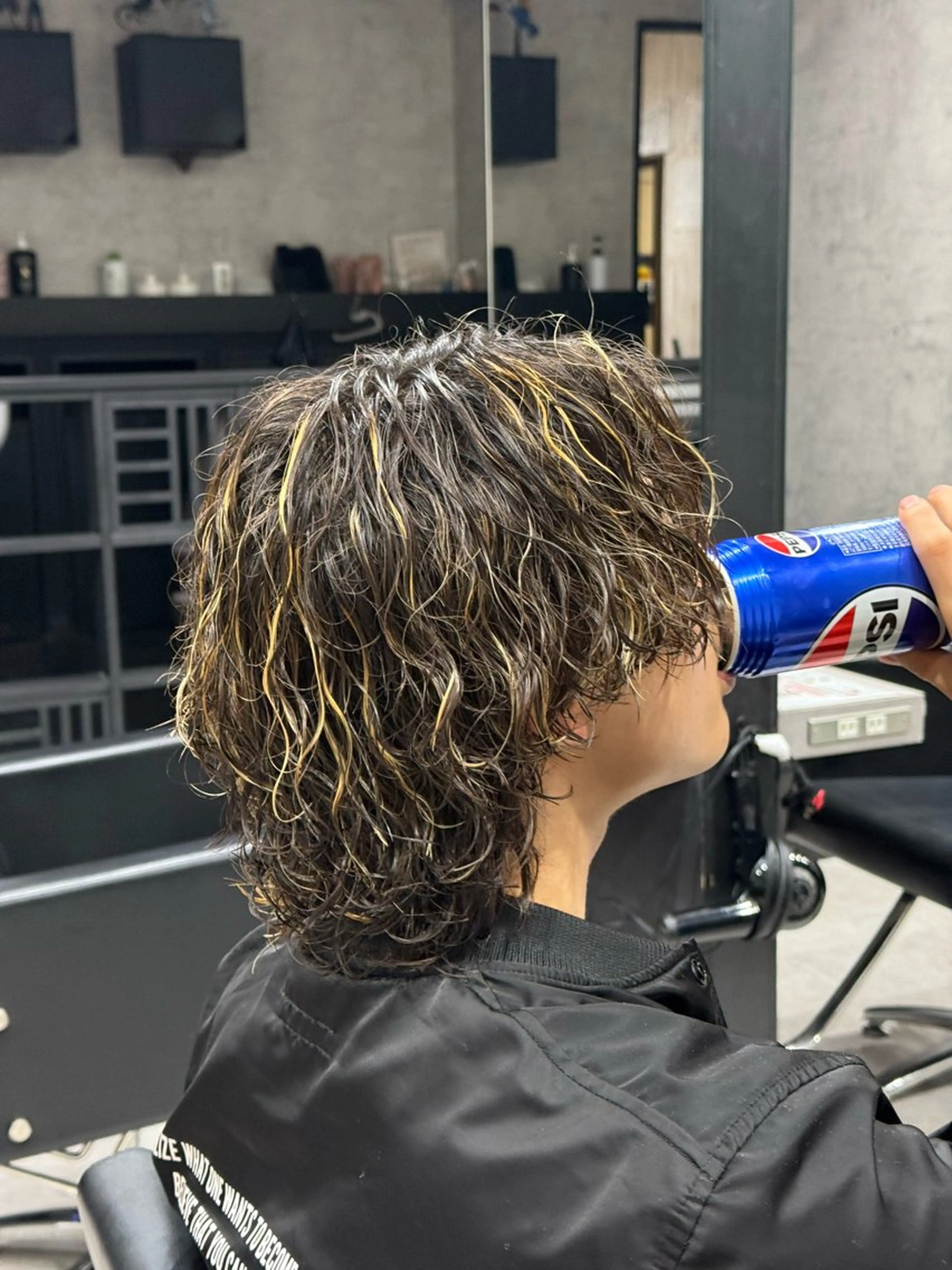 ショート パーマ メンズ メンズハイライト ハイライト メンズパーマ特化💈 髙木颯太💈のヘアスタイル