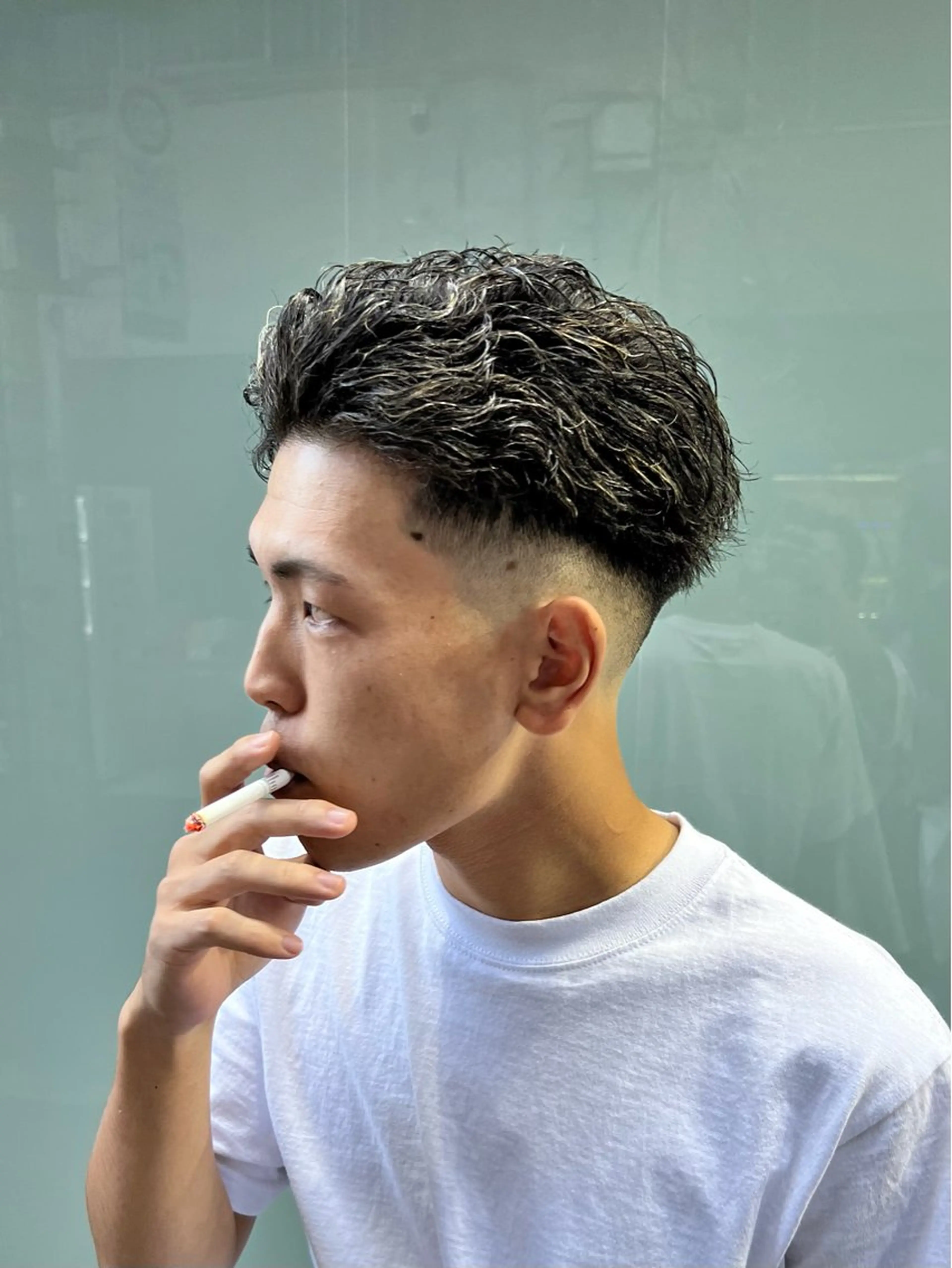 ショート カラー パーマ メンズ 豊崎 佑輔のヘアスタイル