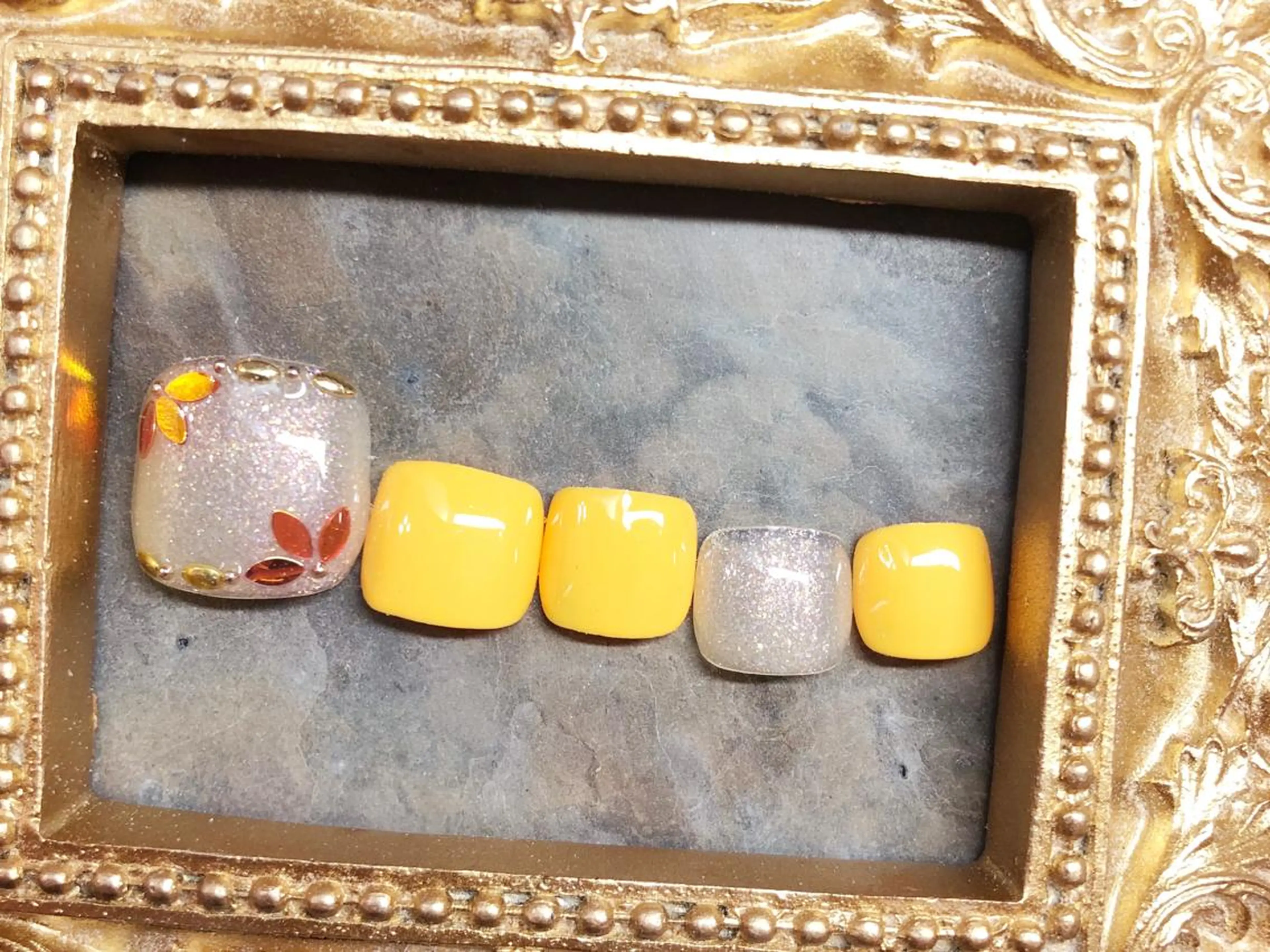 ネイル マジックミラー所属・マジック ミラーのネイルデザイン