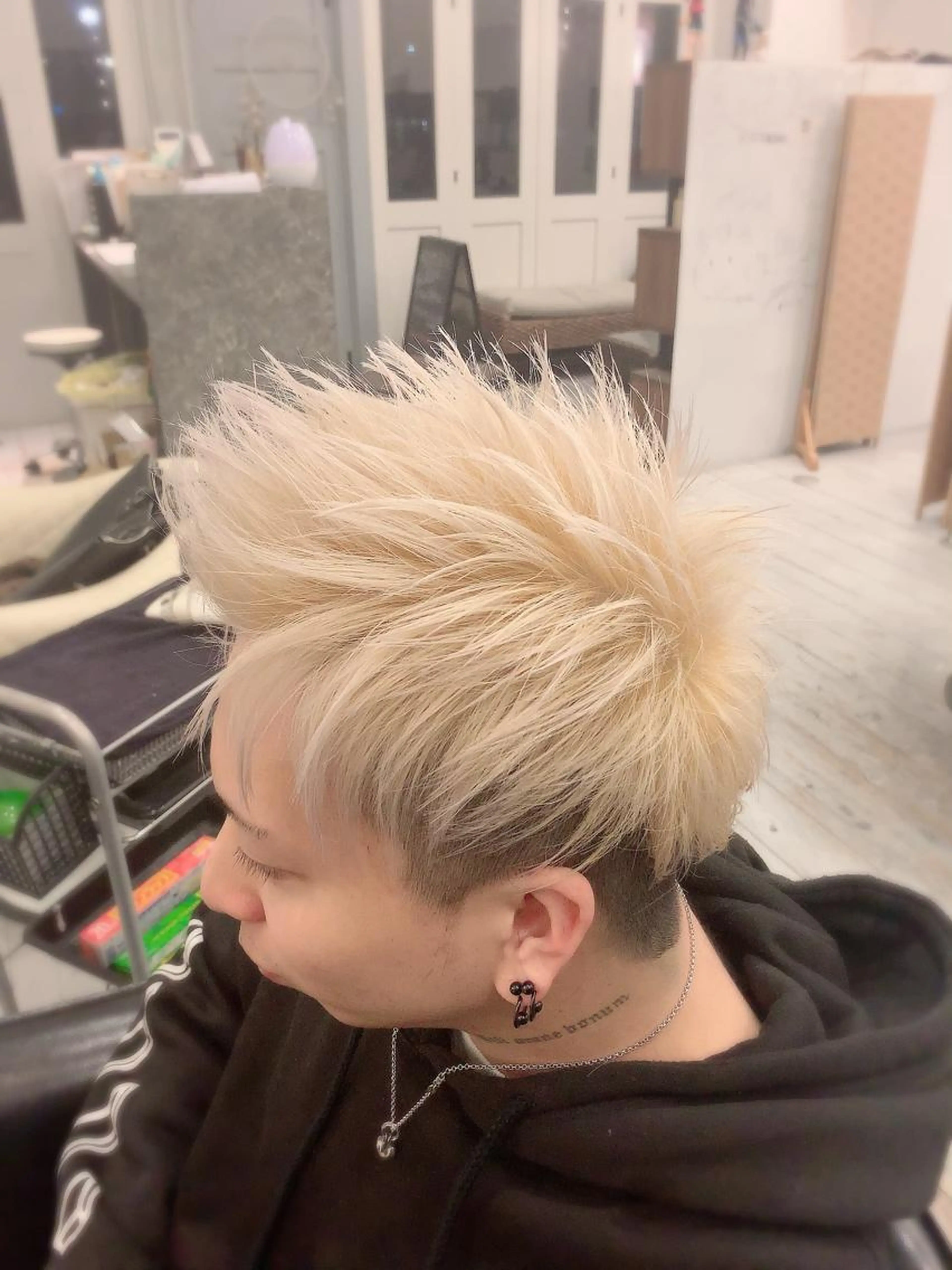 💎ホワイトカラー💎破格の2回ケアブリーチonカラー✨の写真