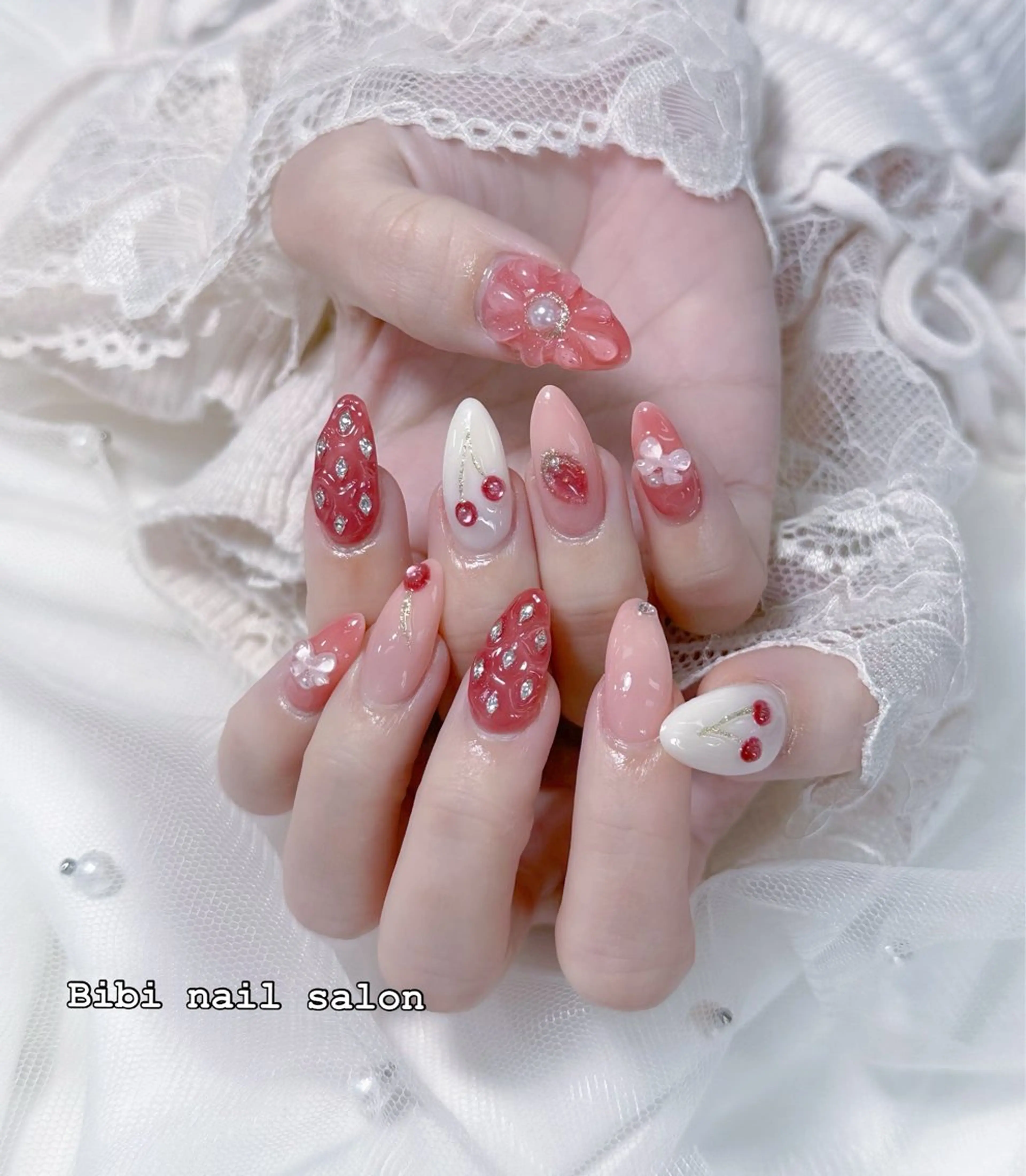 ミディアム ハンドネイル Bibi beauty spa Osaka所属・Chann Channのネイルデザイン