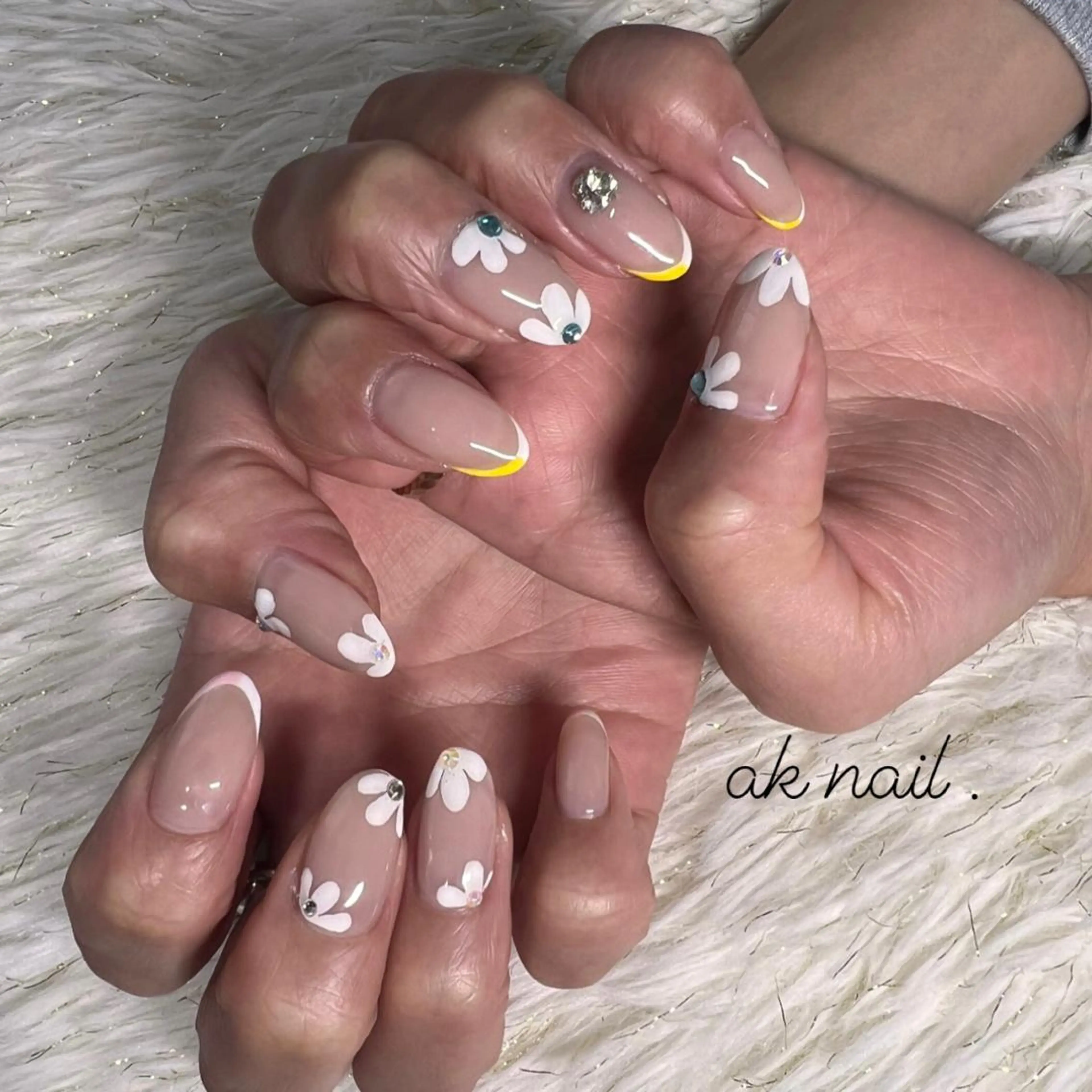 ミディアム ネイル ハンドネイル ak nail .のネイルデザイン