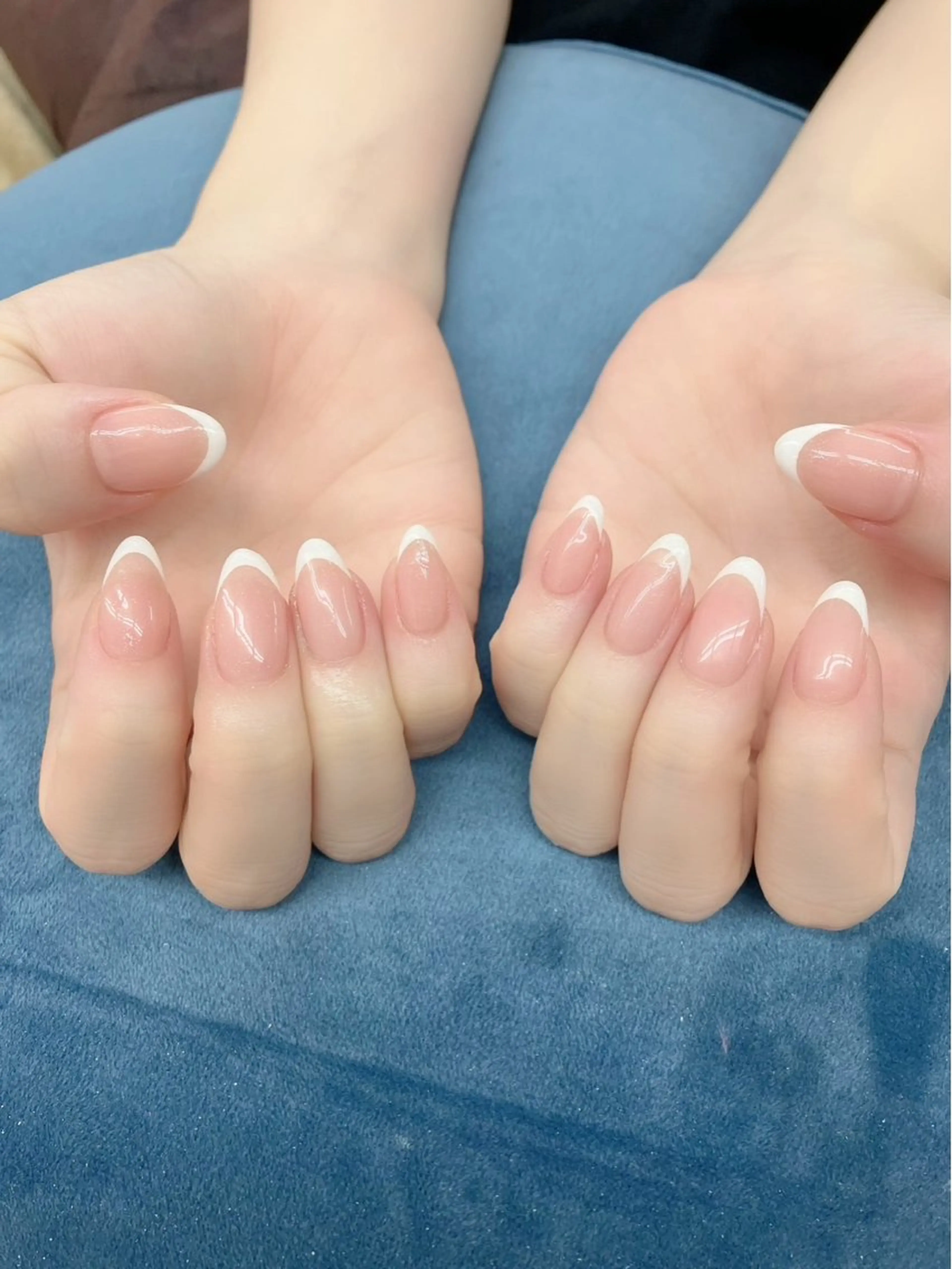 ネイル フレンチネイル グラデーション Nina センター南店所属・PHYLIS センター南店のネイルデザイン